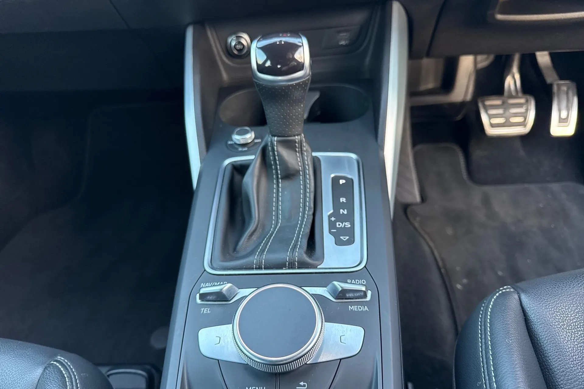 Audi Q2 thumbnail image number 40