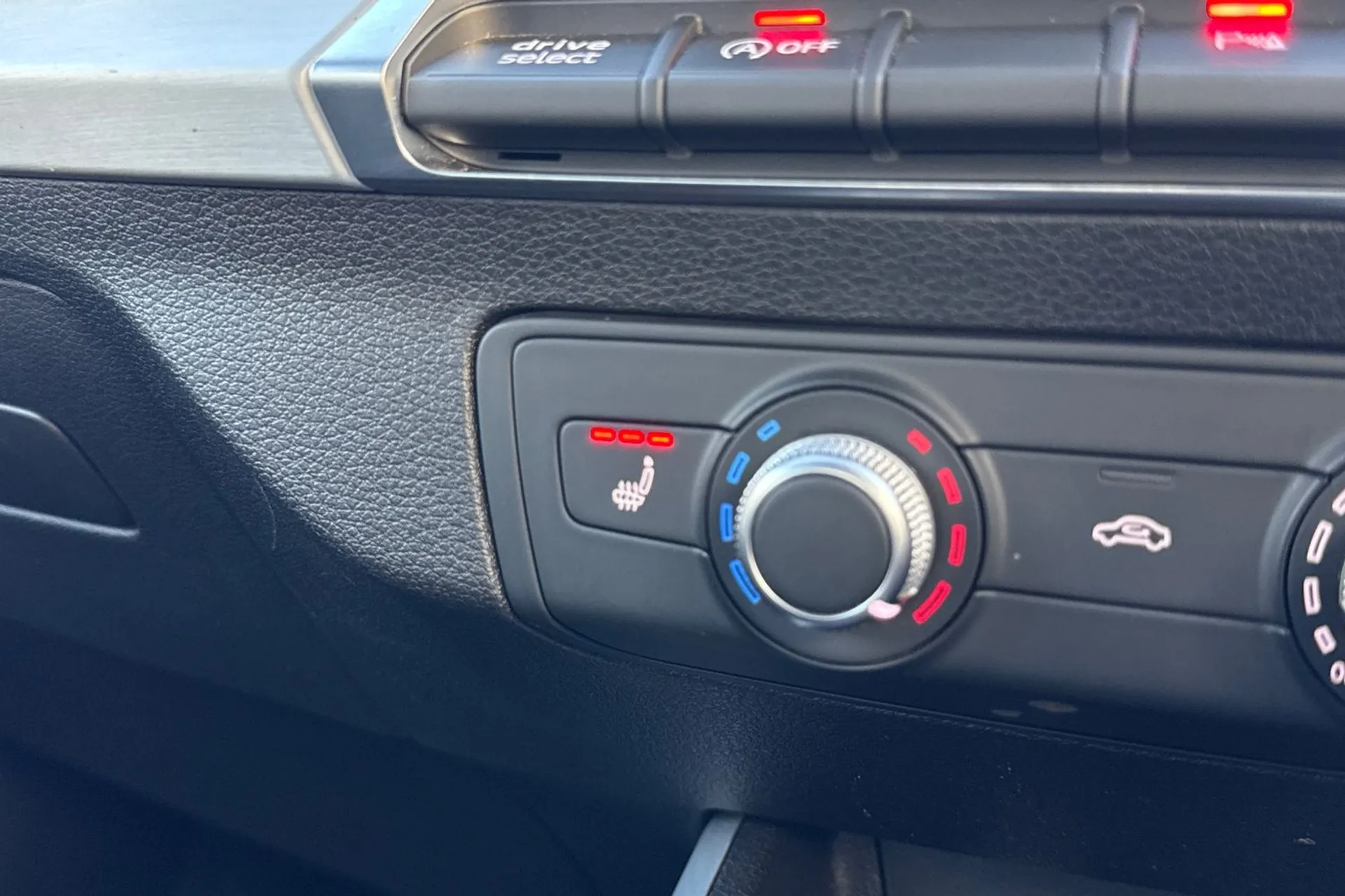 Audi Q2 thumbnail image number 33