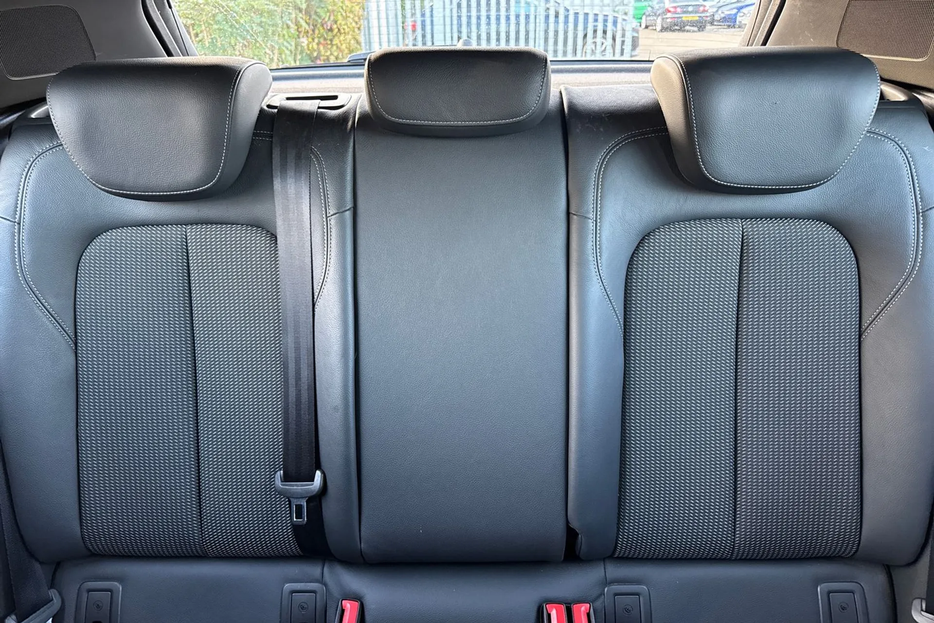 Audi Q2 thumbnail image number 32