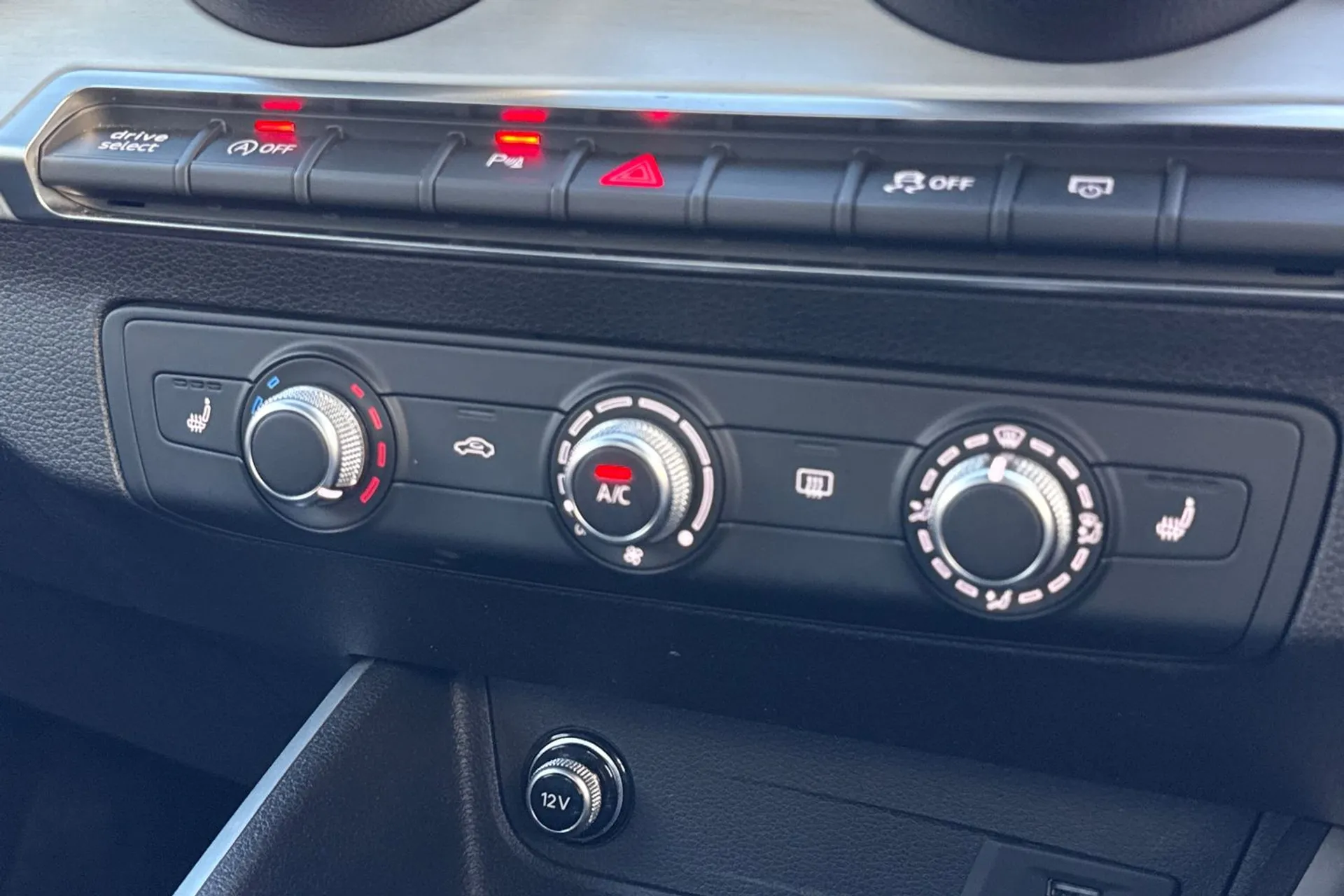 Audi Q2 thumbnail image number 44