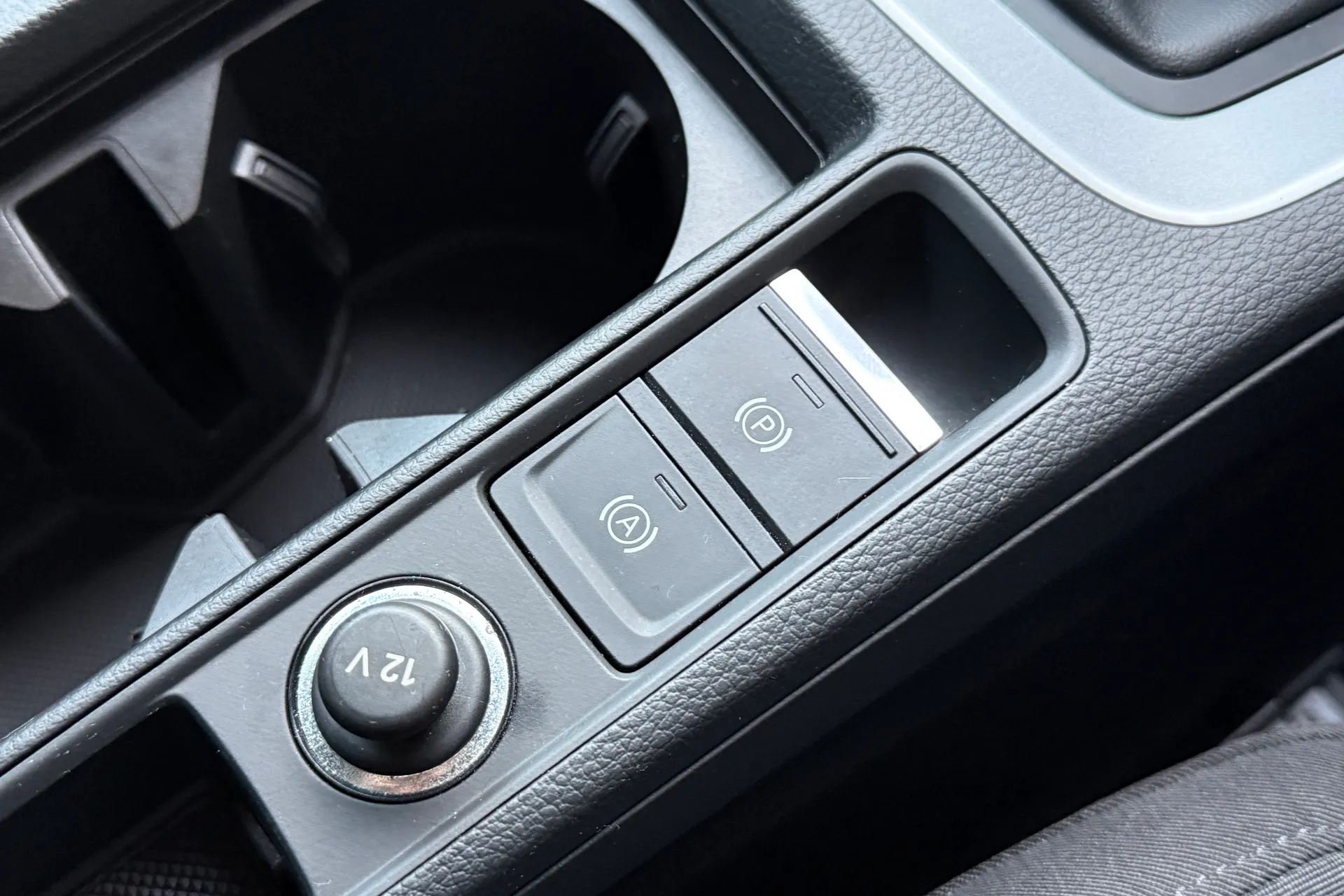 Audi Q3 thumbnail image number 27