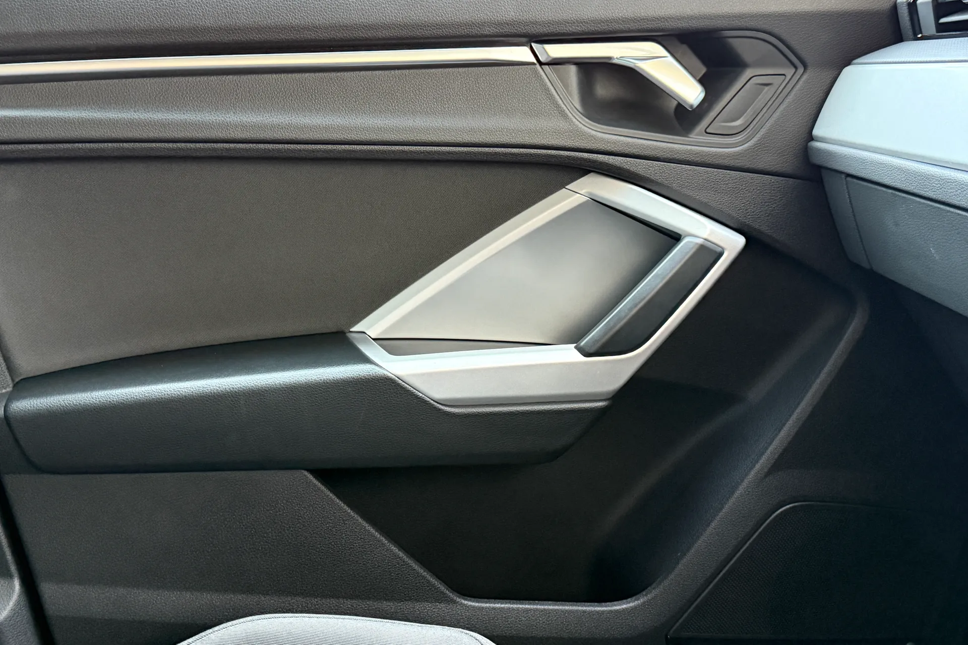 Audi Q3 thumbnail image number 26