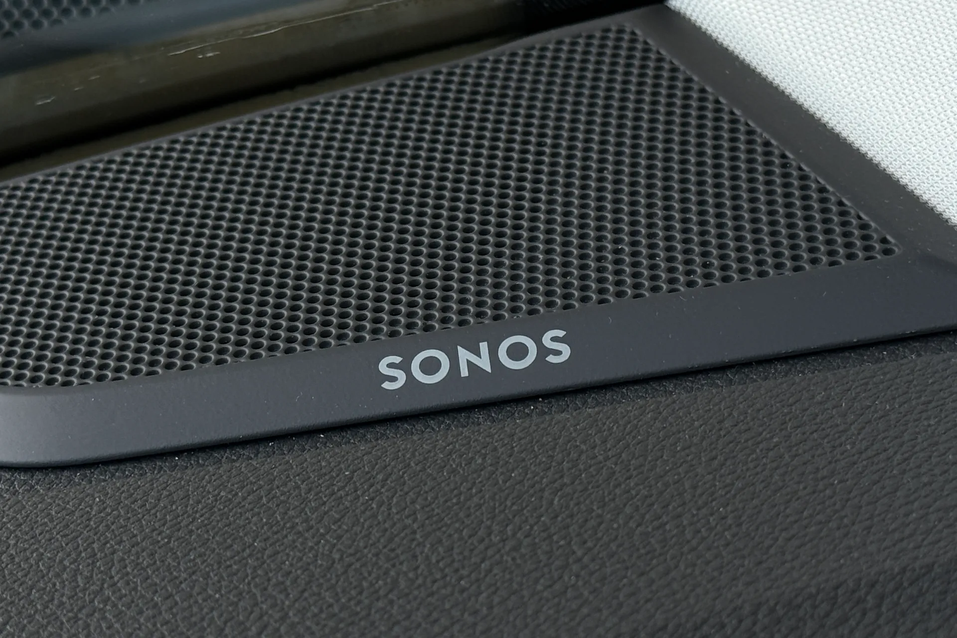 Audi Q3 thumbnail image number 31