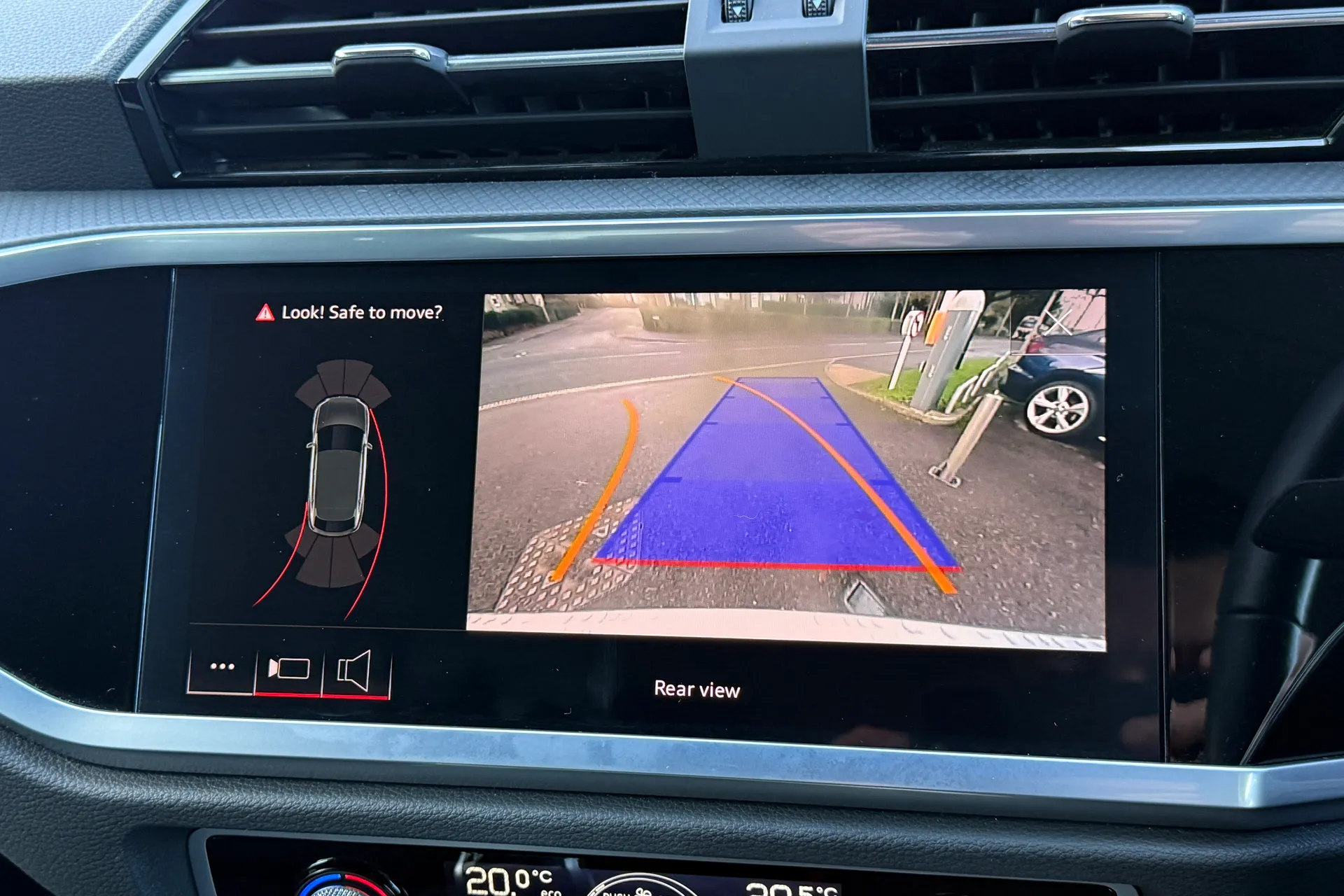 Audi Q3 thumbnail image number 5