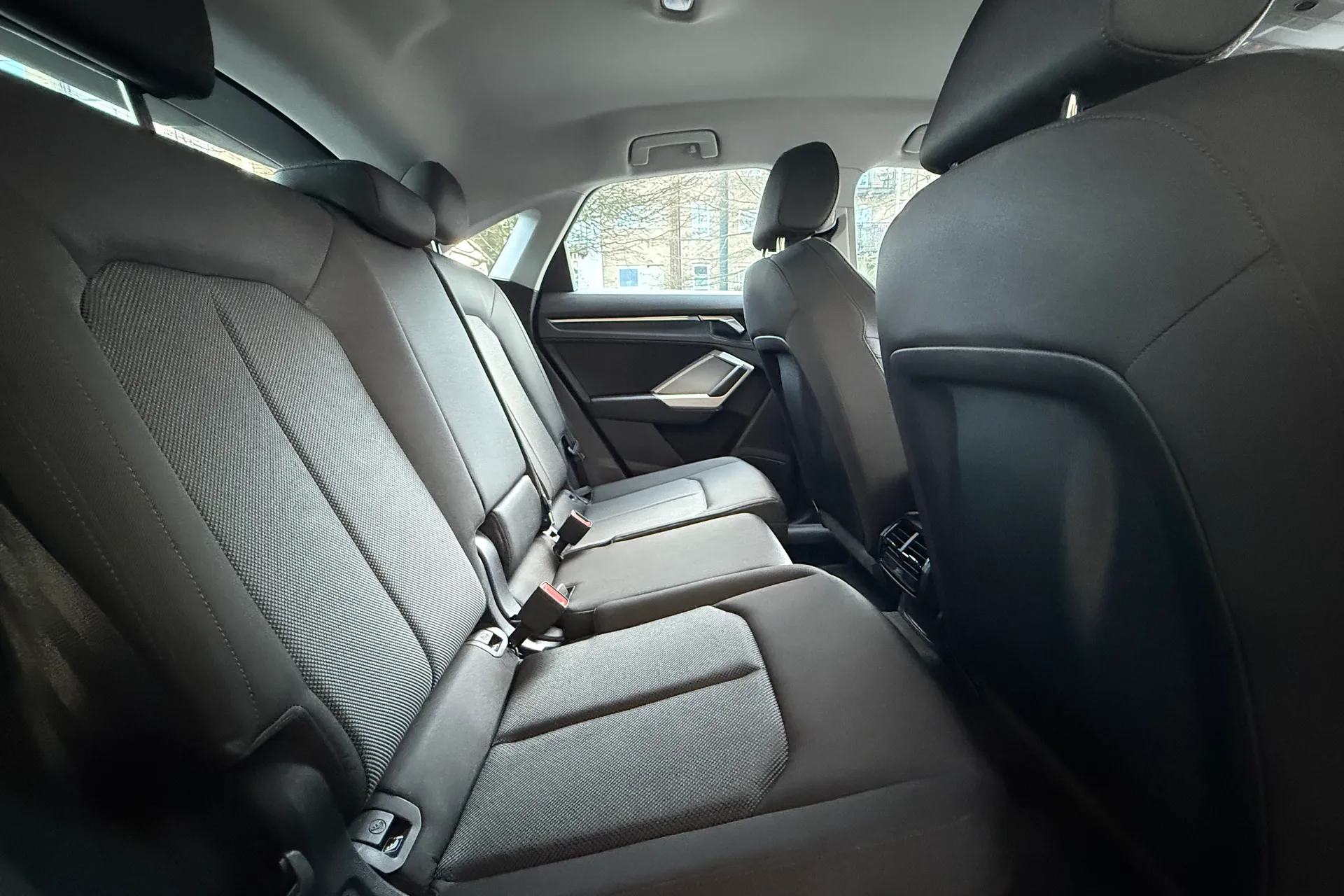 Audi Q3 thumbnail image number 38