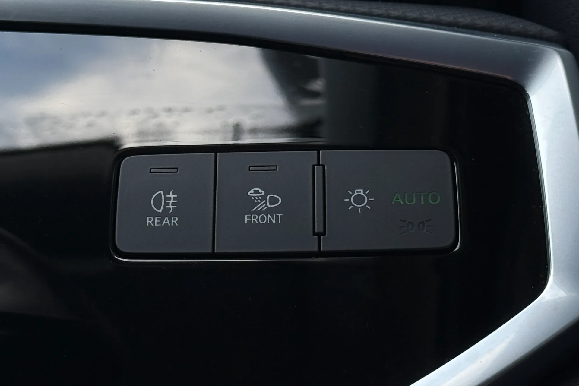 Audi Q3 thumbnail image number 32