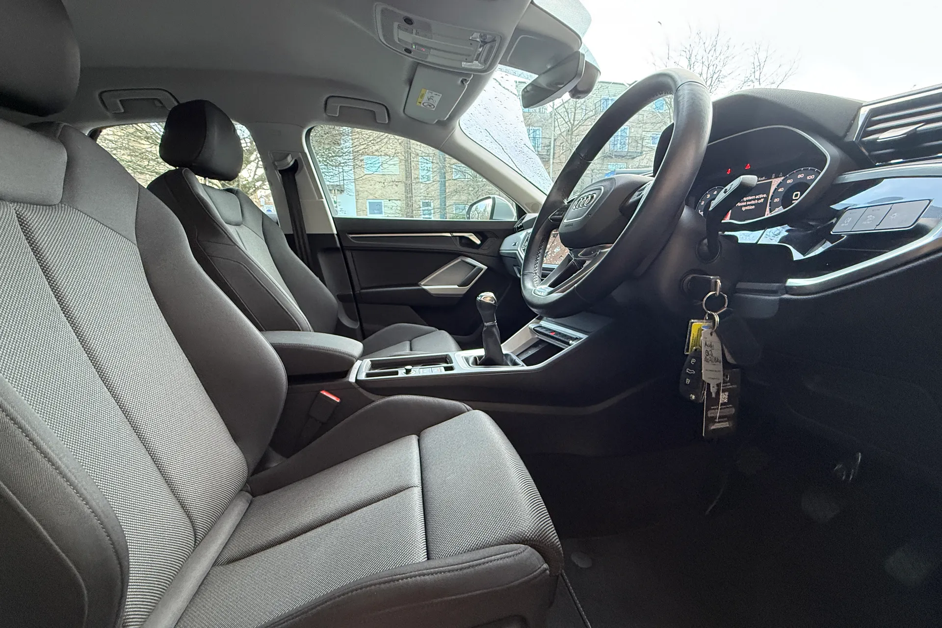 Audi Q3 thumbnail image number 36