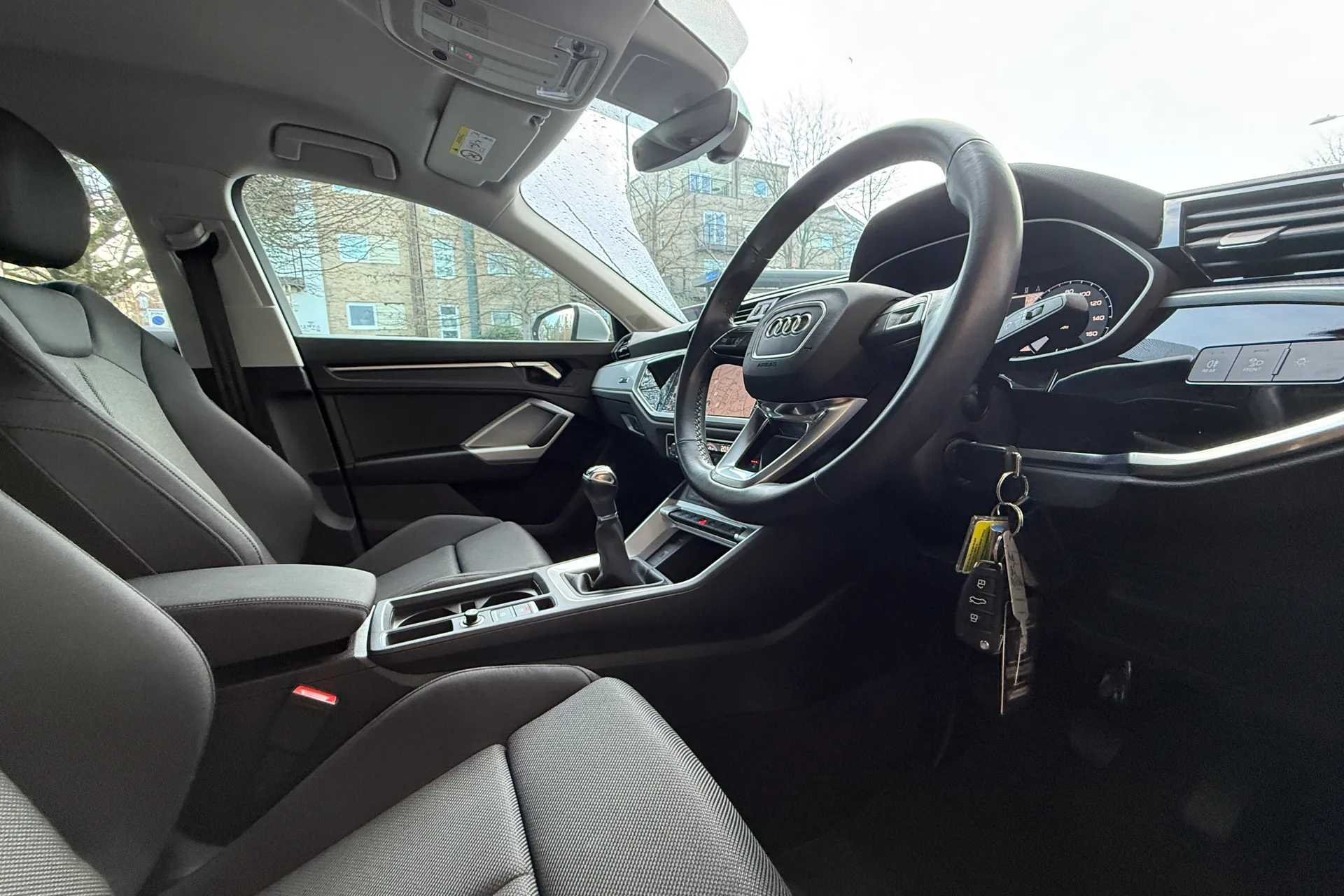 Audi Q3 thumbnail image number 9