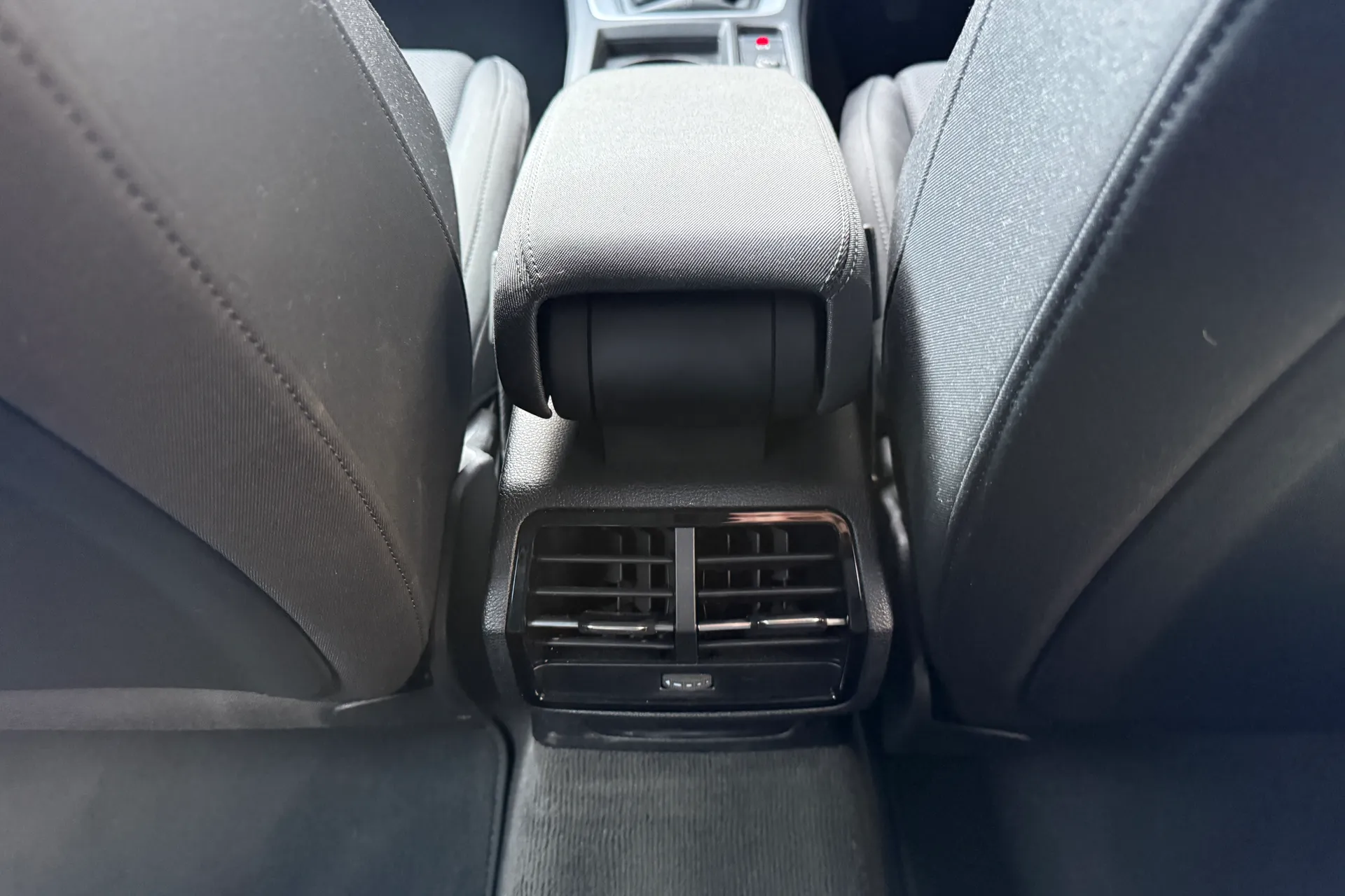 Audi Q3 thumbnail image number 40