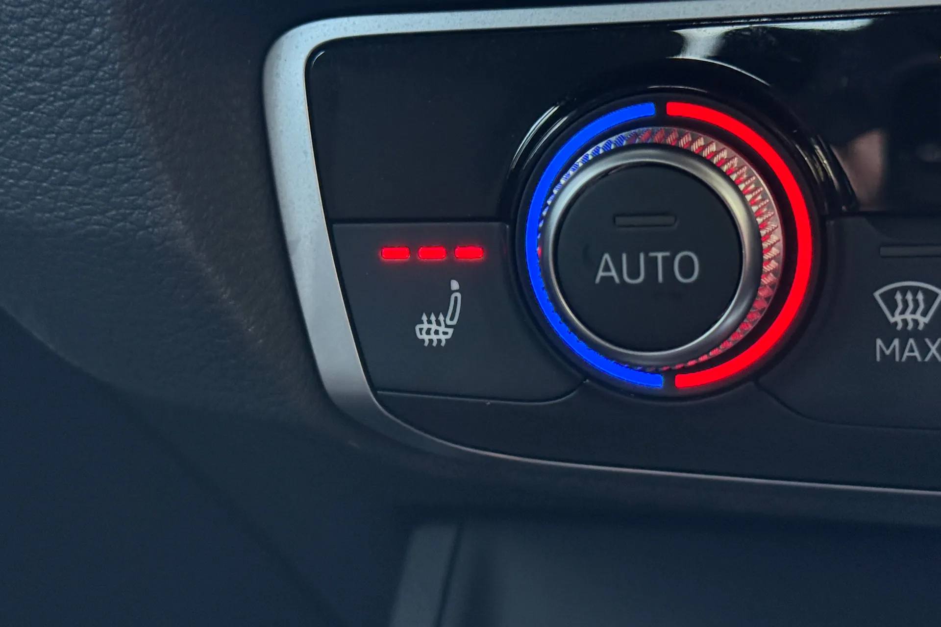 Audi Q3 thumbnail image number 20