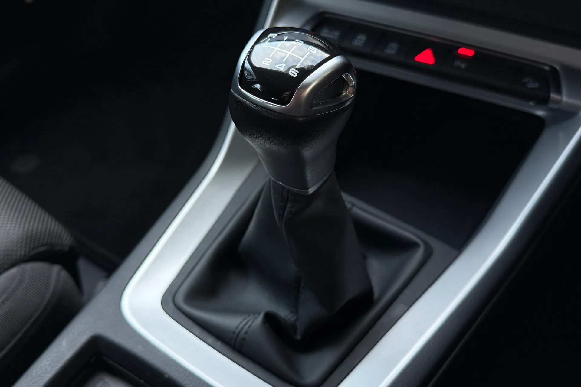 Audi Q3 thumbnail image number 15