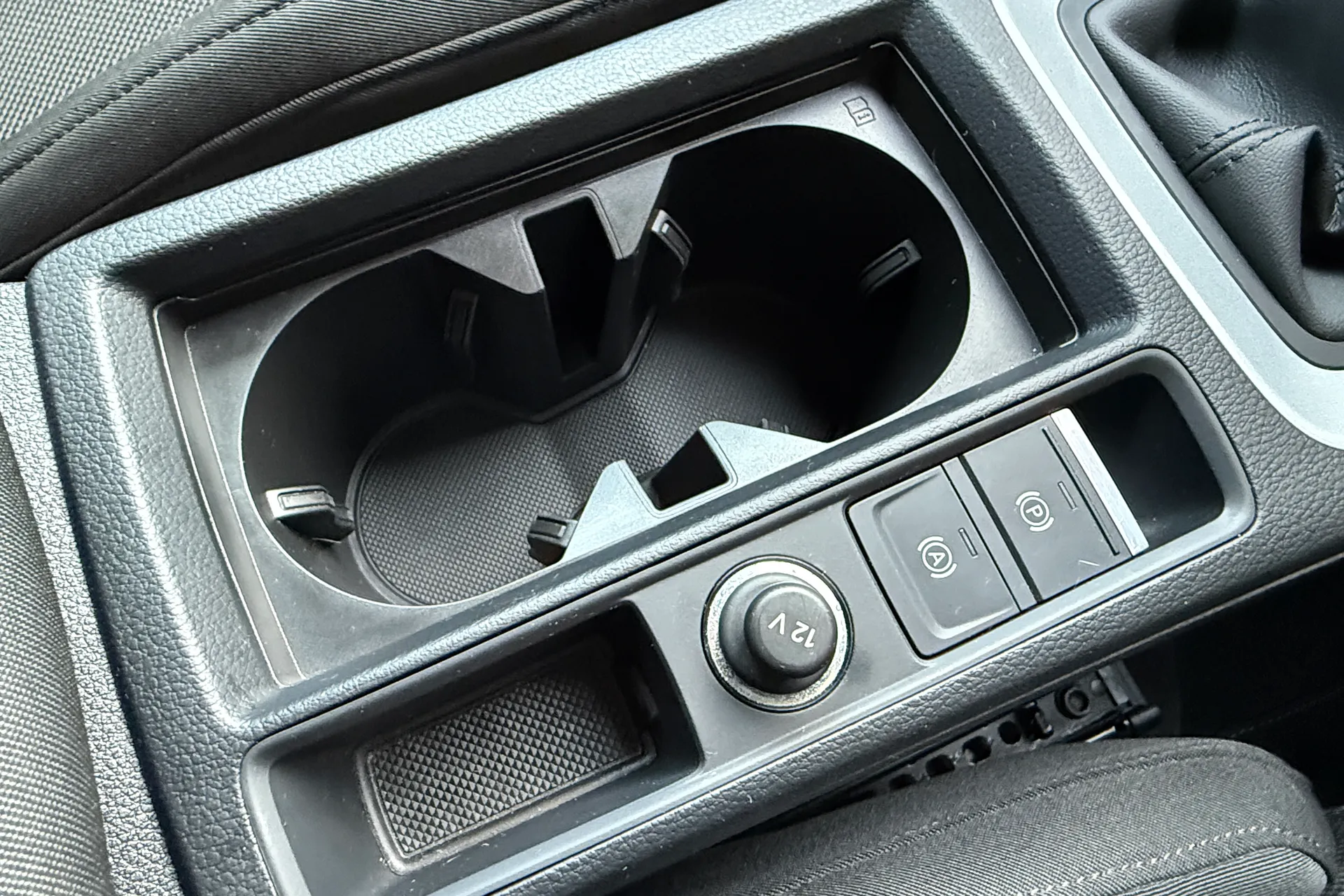 Audi Q3 thumbnail image number 28