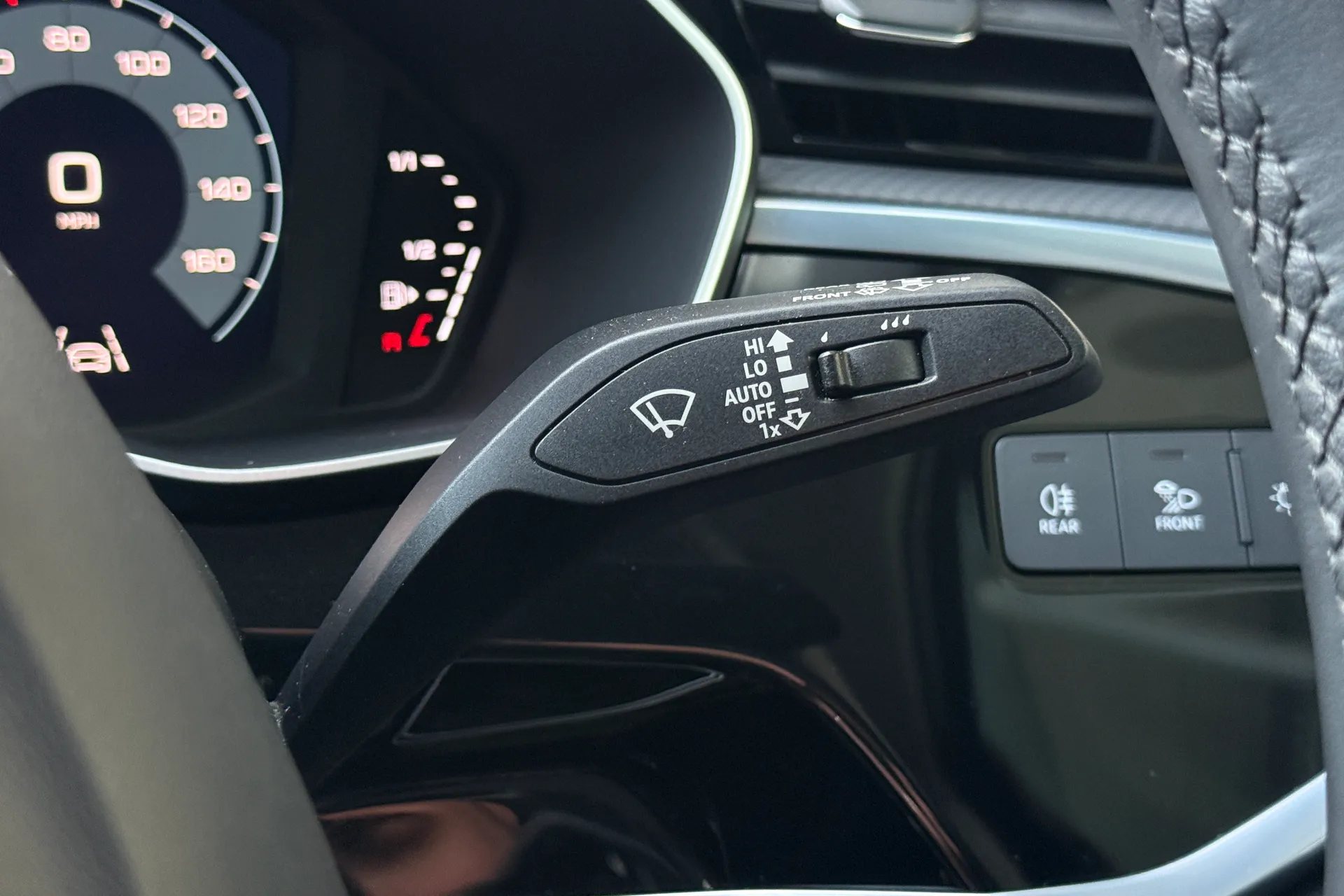 Audi Q3 thumbnail image number 34