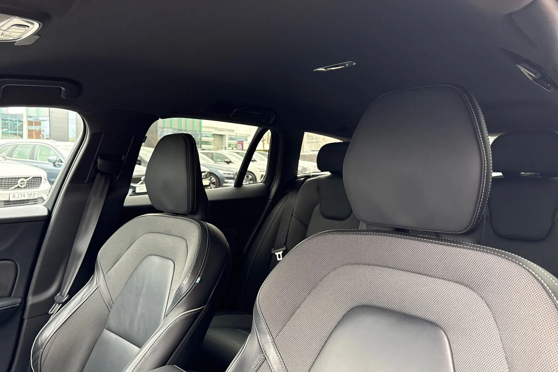 Volvo V60 thumbnail image number 29