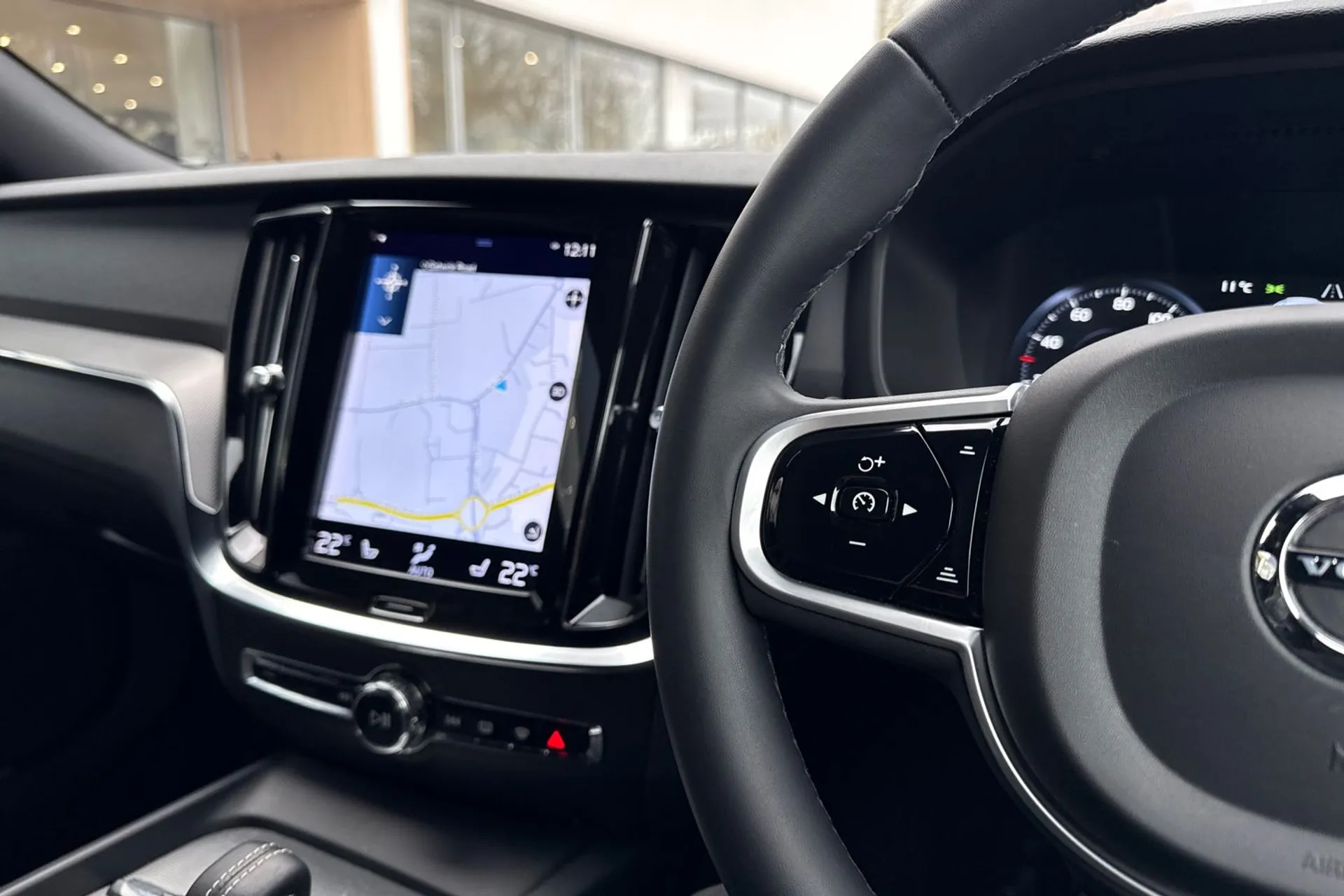 Volvo V60 thumbnail image number 36