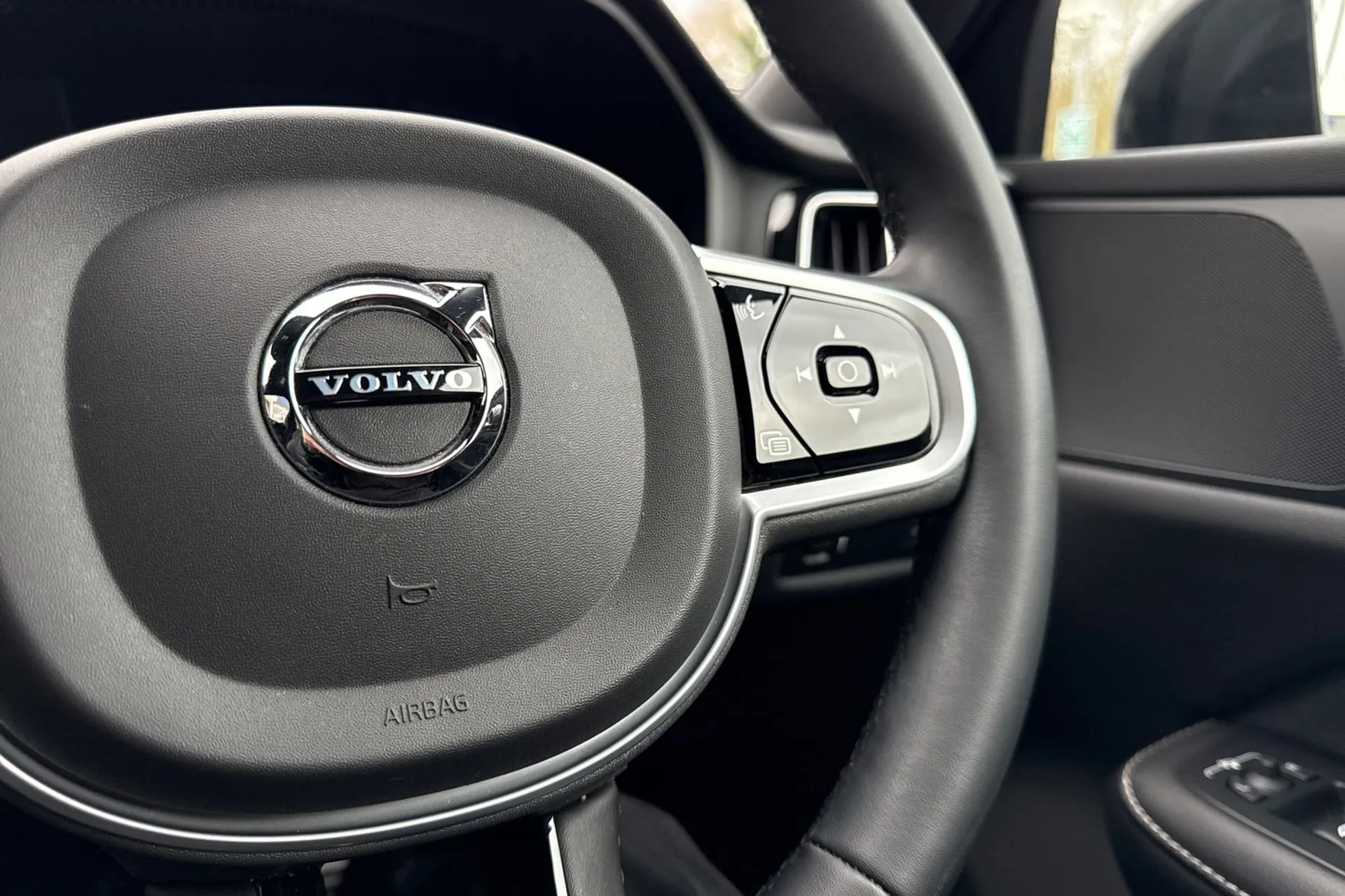 Volvo V60 thumbnail image number 37