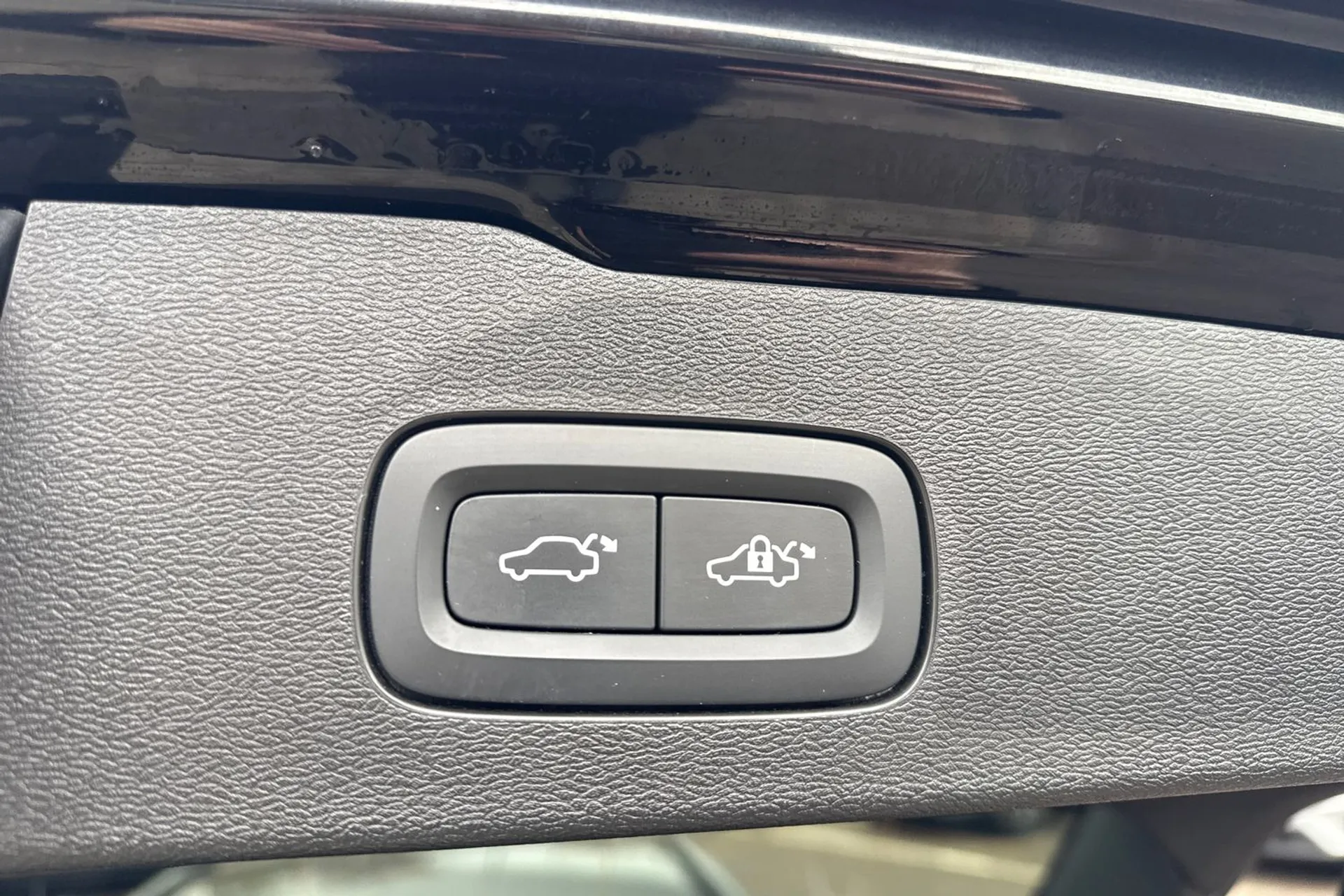 Volvo V60 thumbnail image number 21