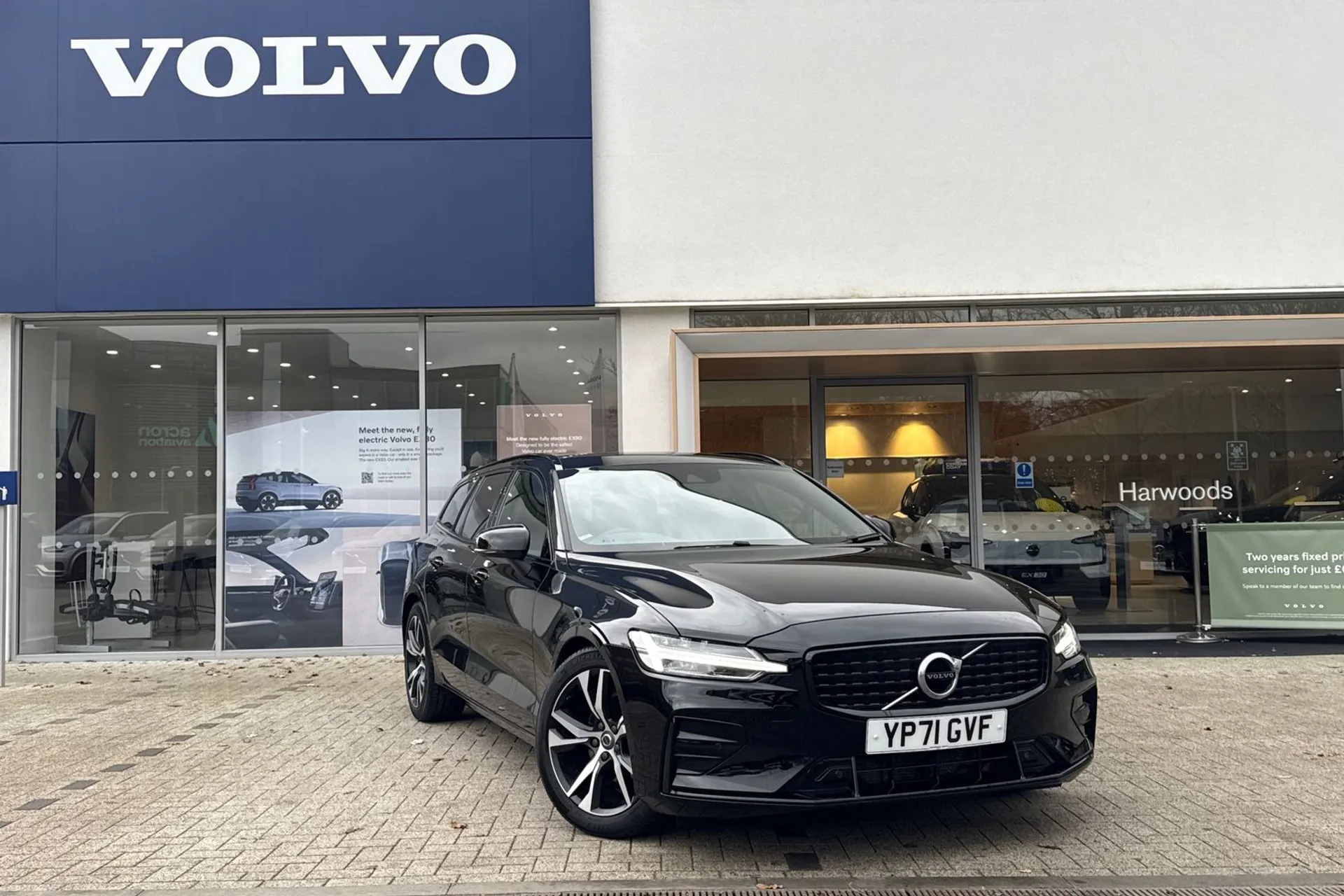 Volvo V60 focused image