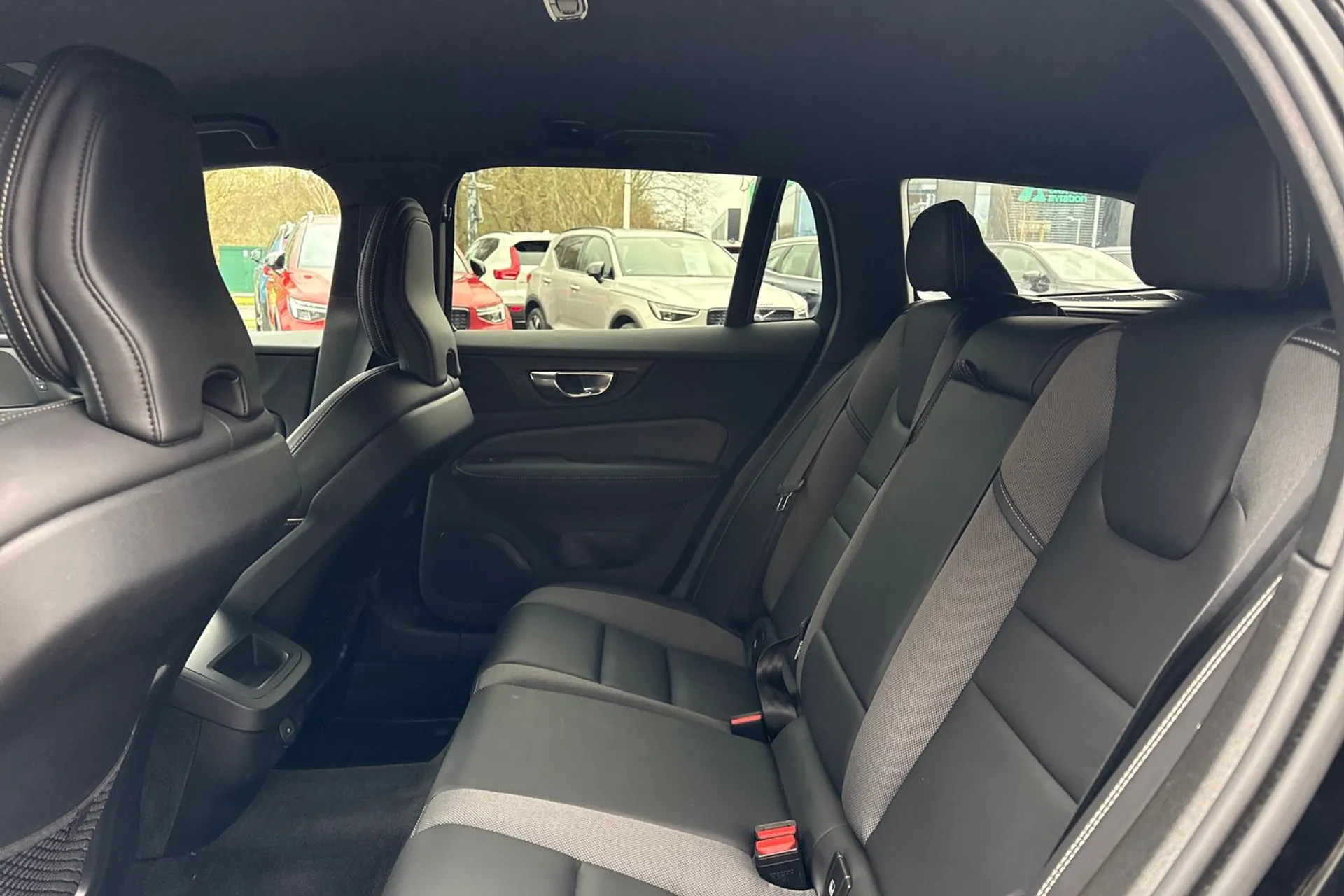 Volvo V60 thumbnail image number 30