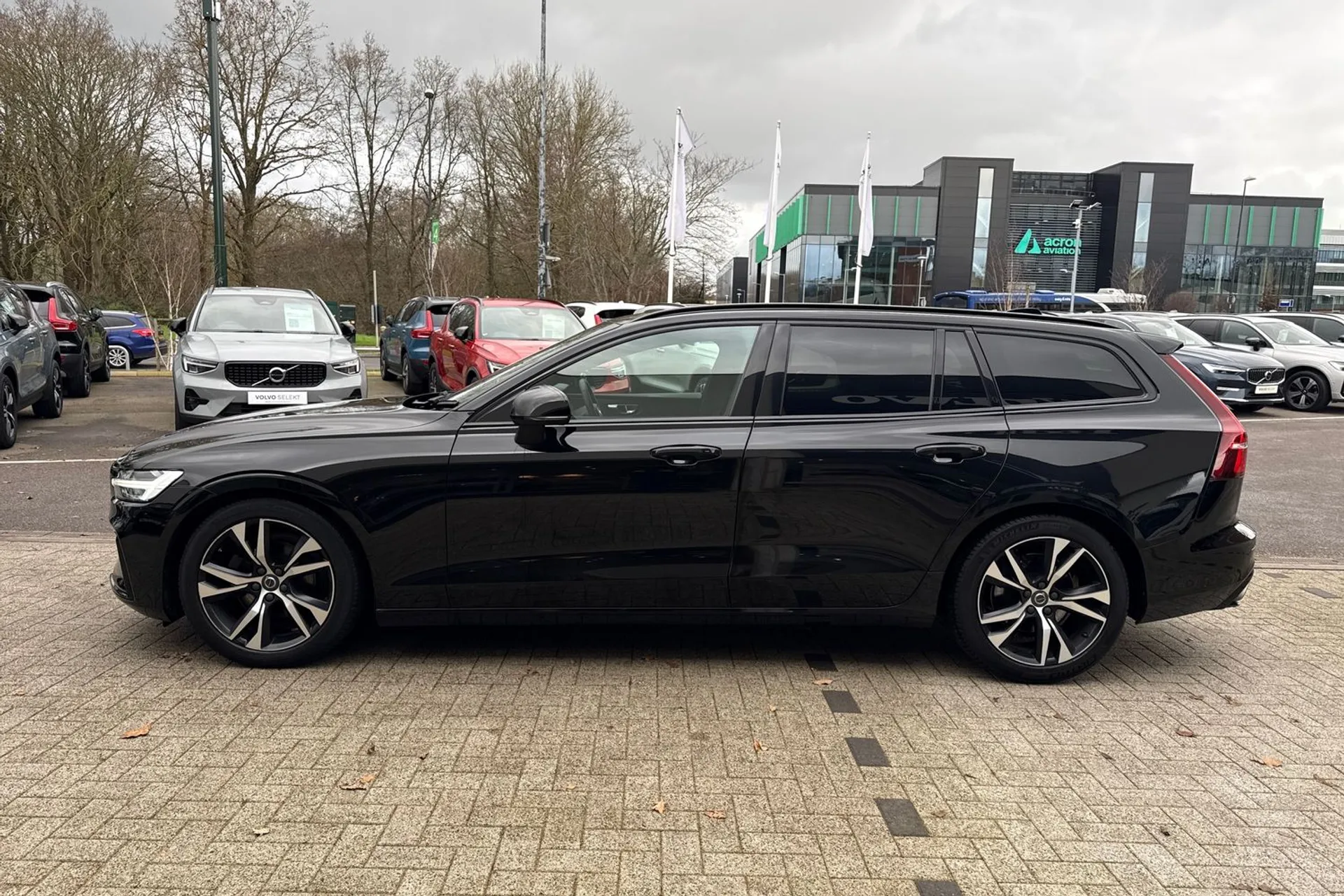 Volvo V60 thumbnail image number 11