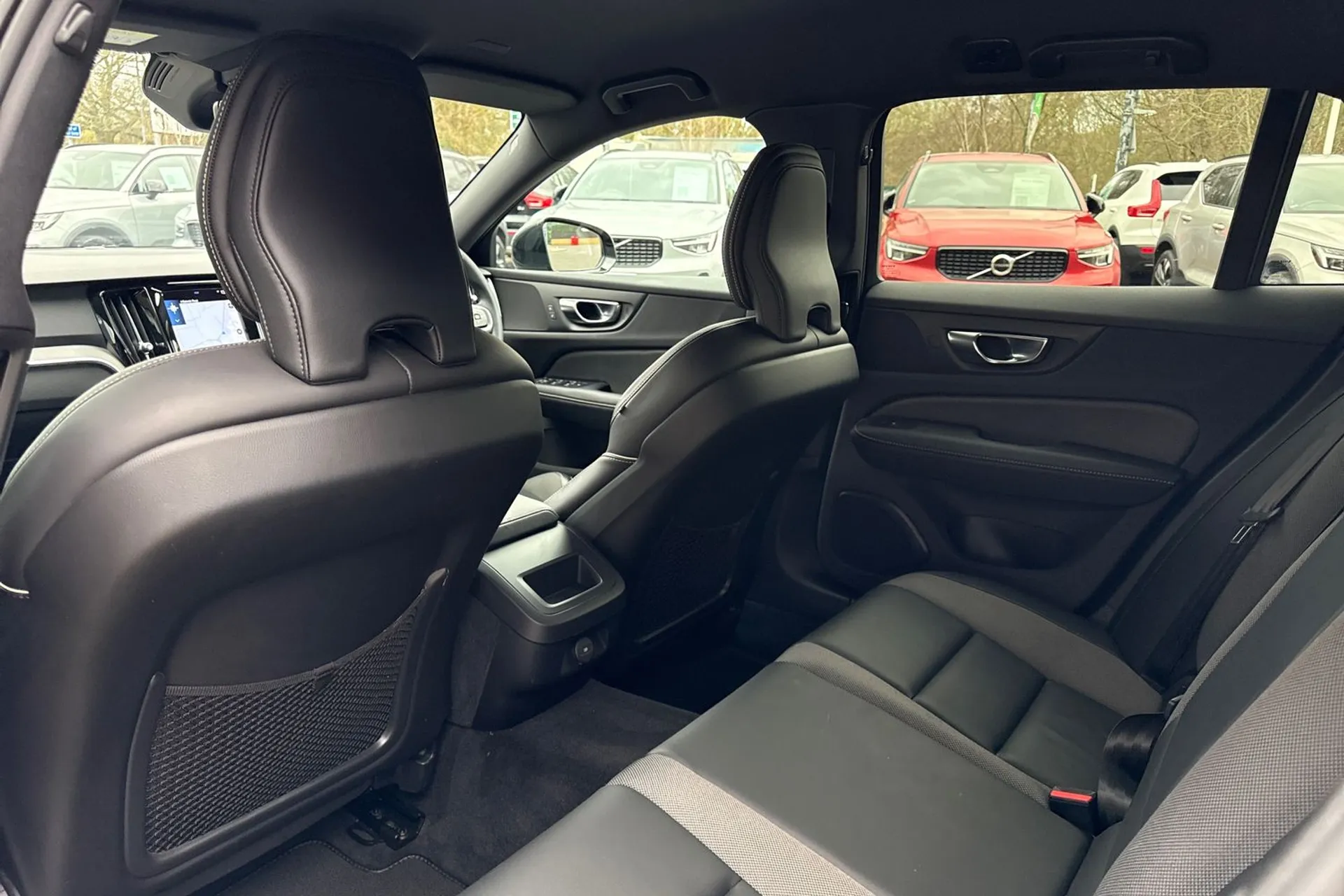 Volvo V60 thumbnail image number 31