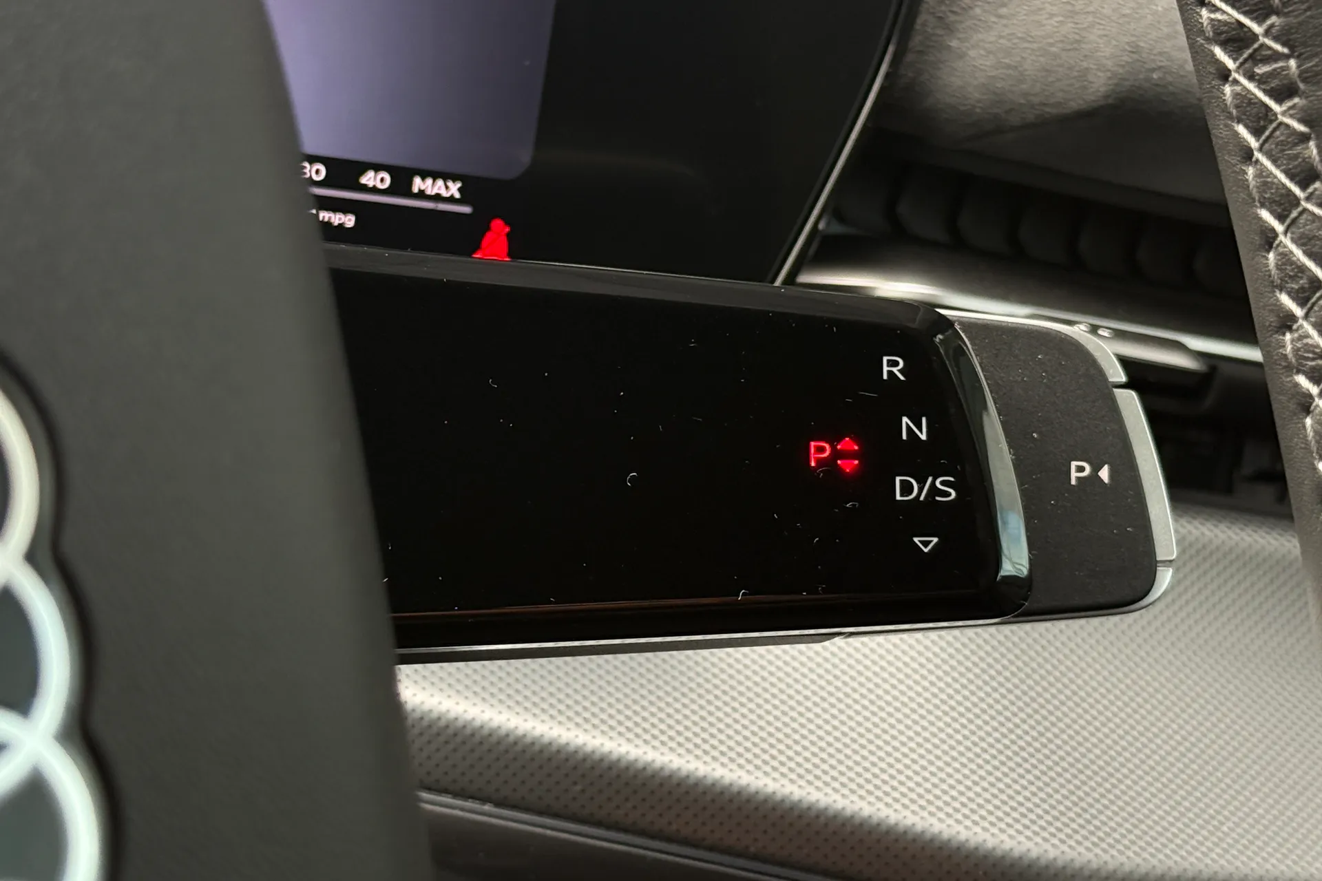 Audi Q3 thumbnail image number 11