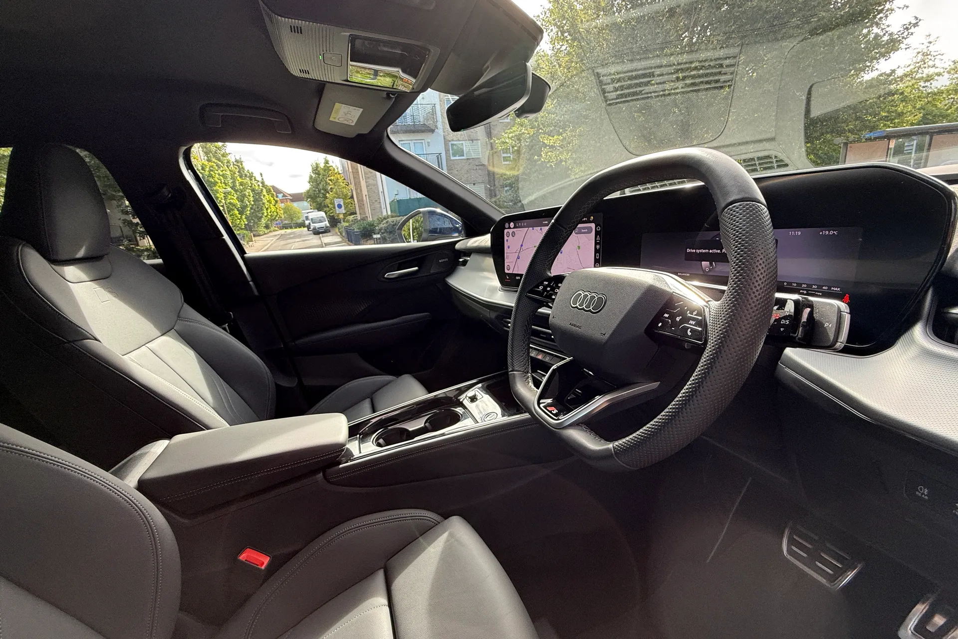 Audi Q3 thumbnail image number 29