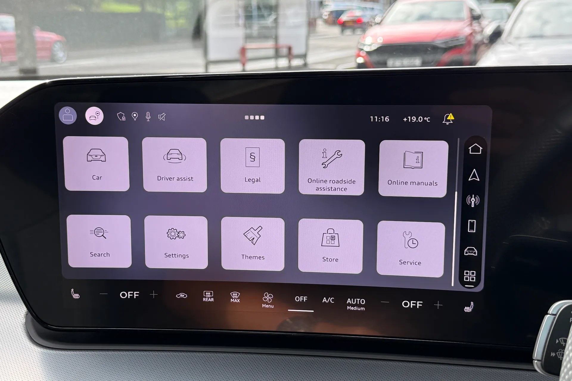 Audi Q3 thumbnail image number 15