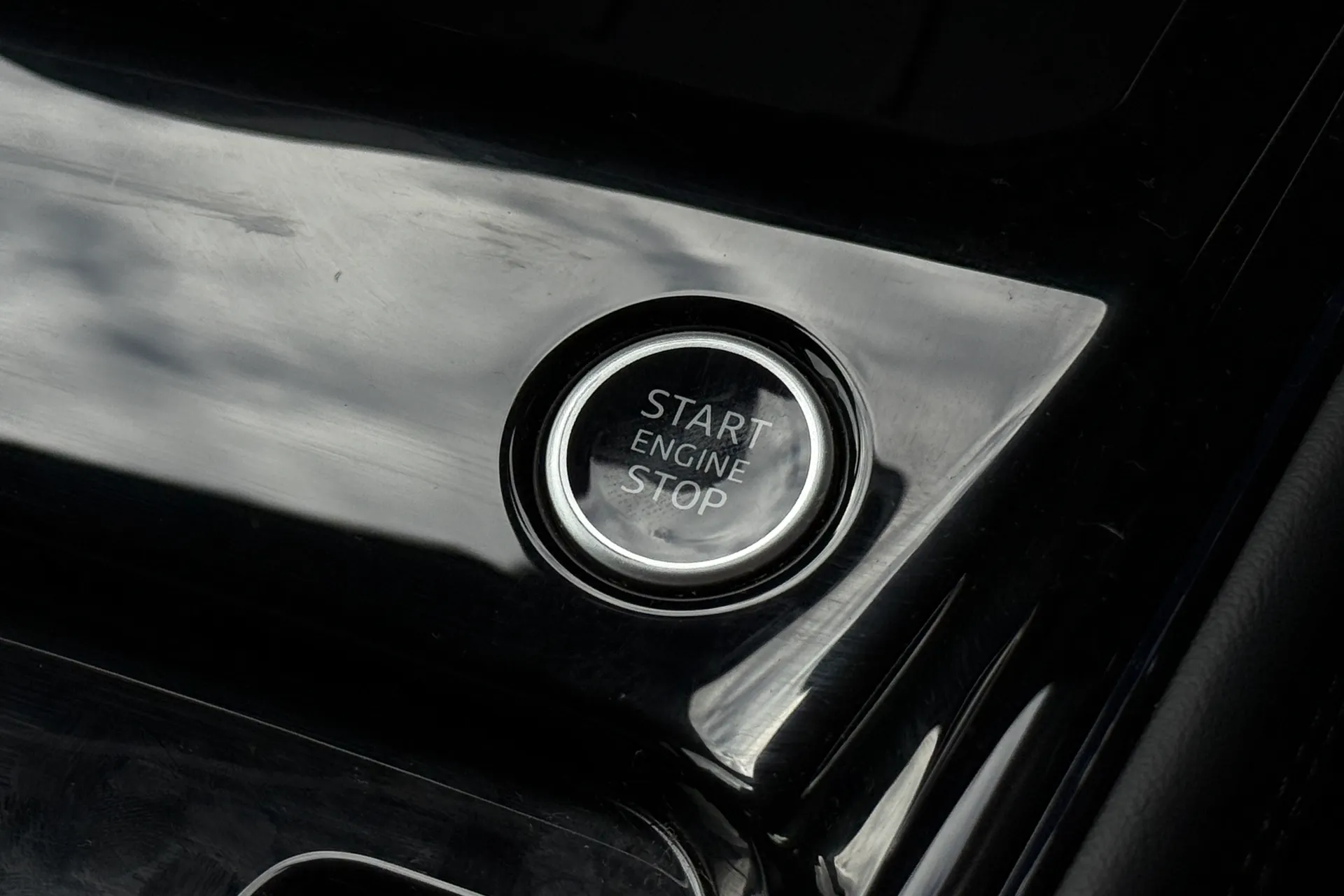 Audi Q3 thumbnail image number 20