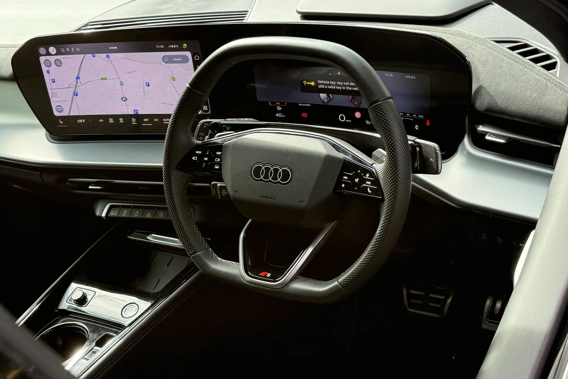 Audi Q3 thumbnail image number 30