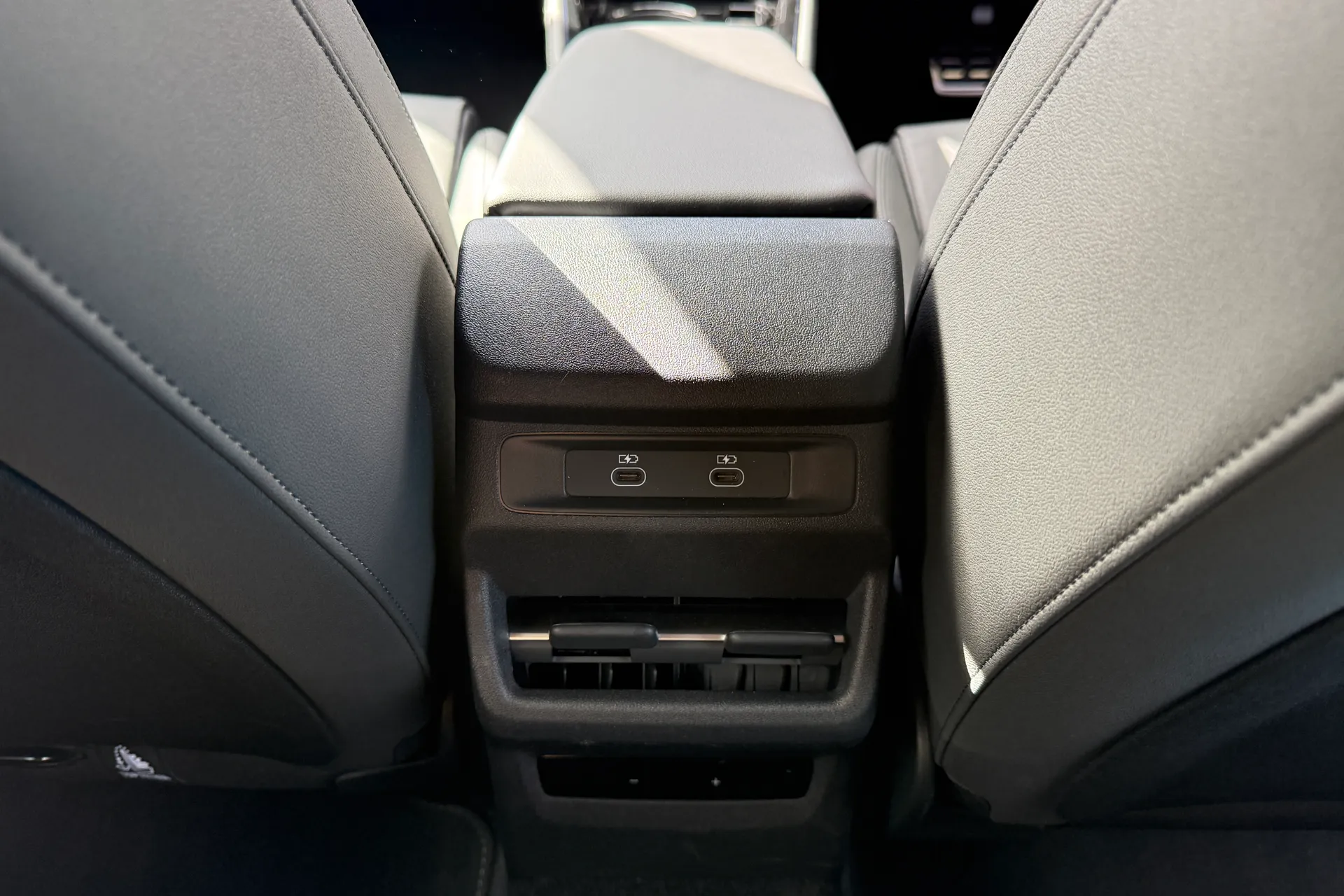 Audi Q3 thumbnail image number 37