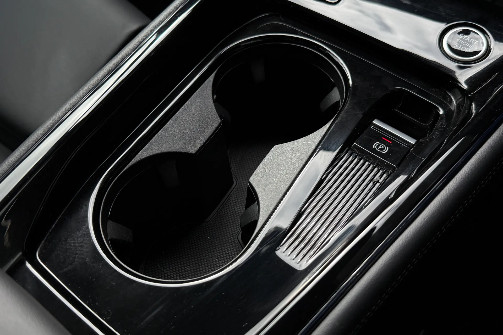 Audi Q3 thumbnail image number 21