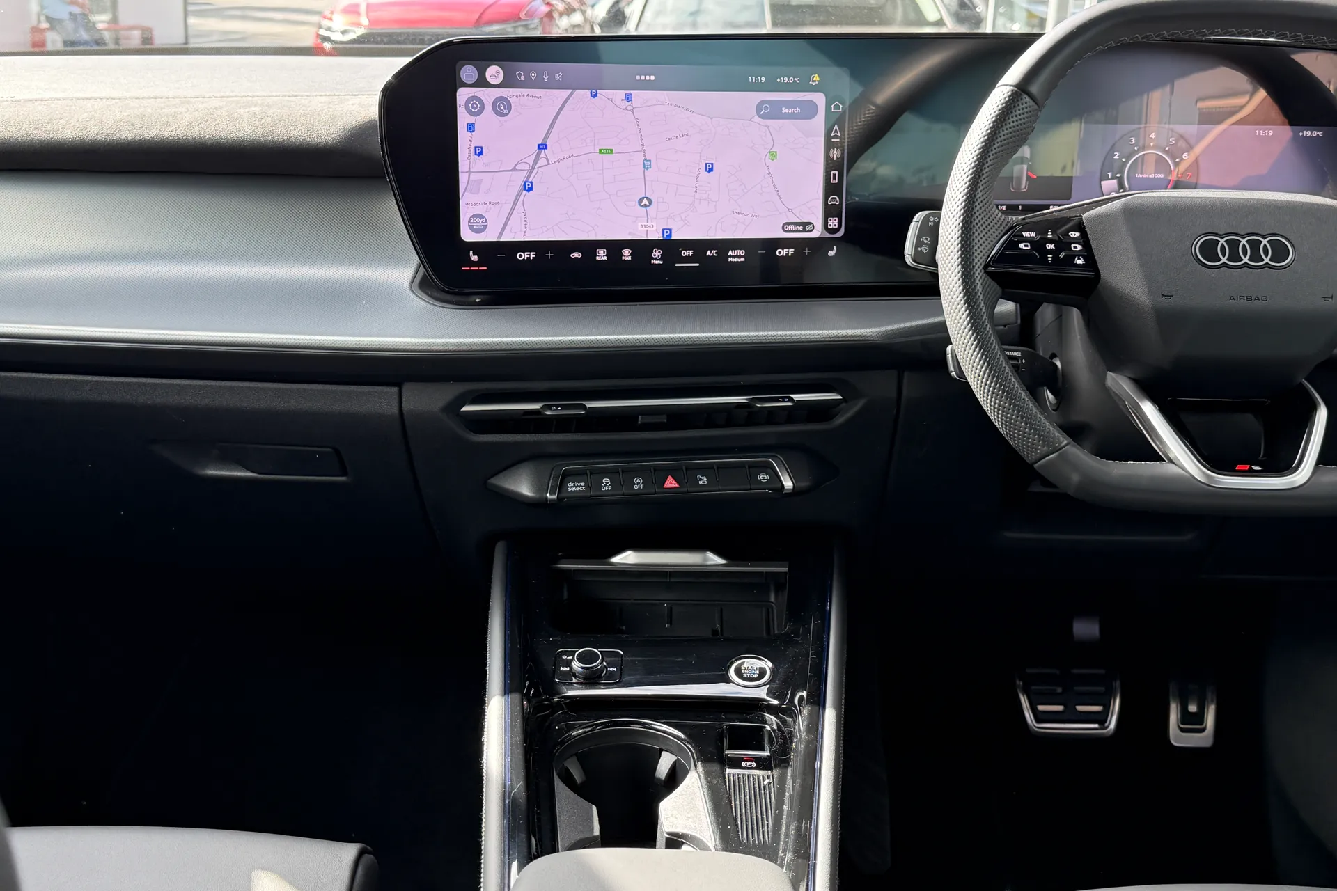 Audi Q3 thumbnail image number 38