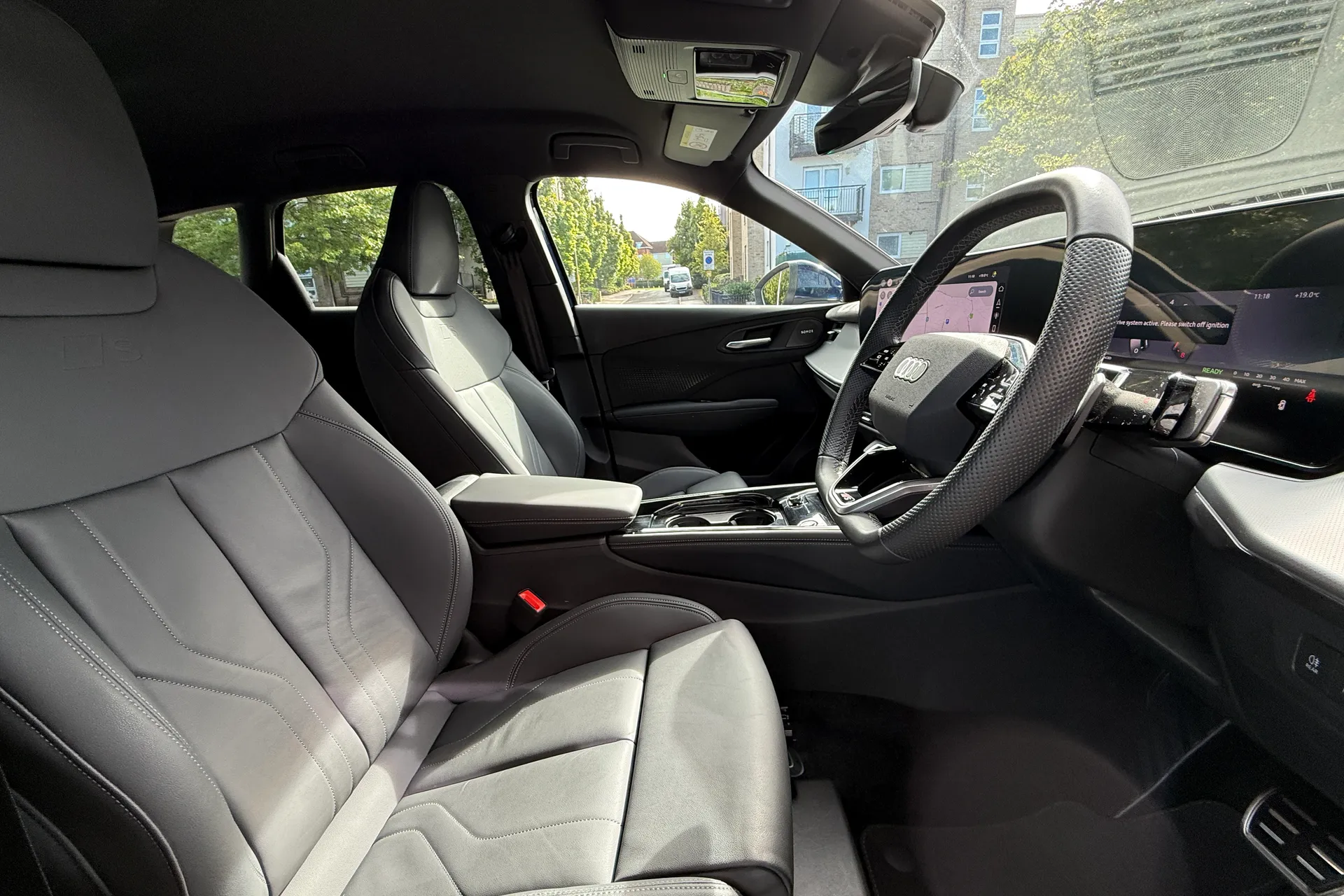 Audi Q3 thumbnail image number 28