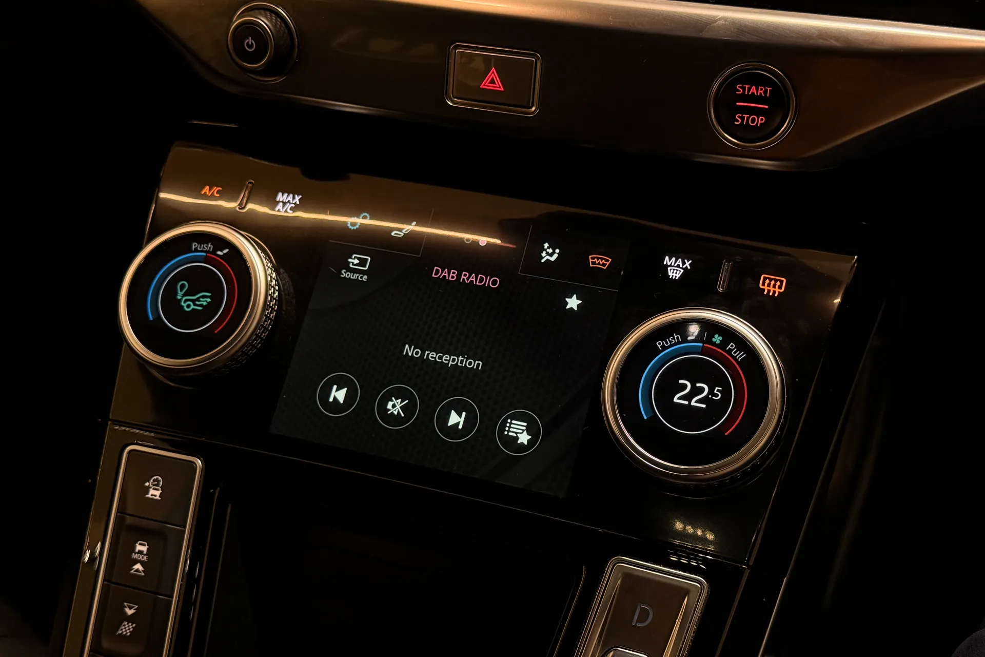 Jaguar I-PACE thumbnail image number 31