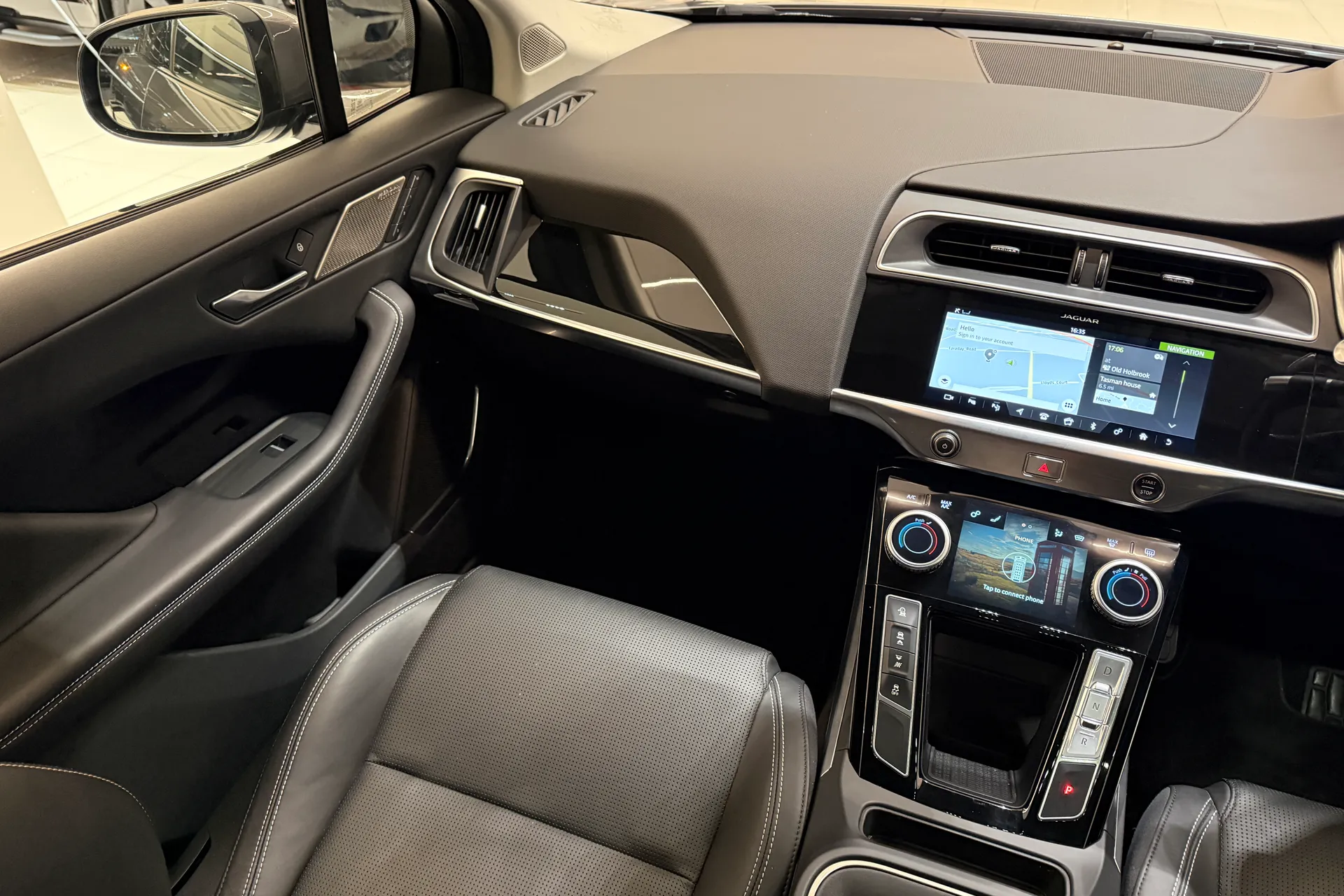 Jaguar I-PACE thumbnail image number 20