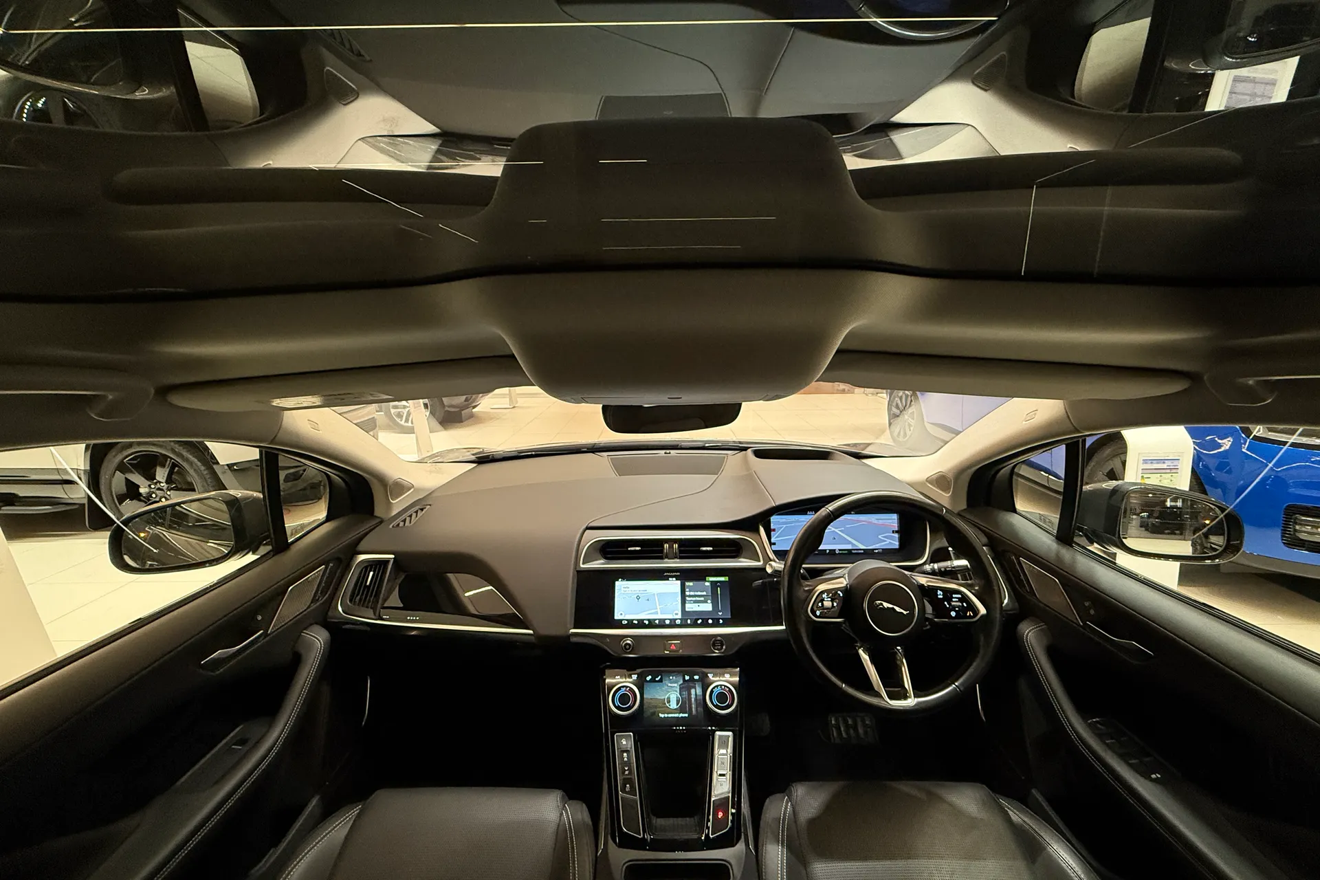 Jaguar I-PACE thumbnail image number 3