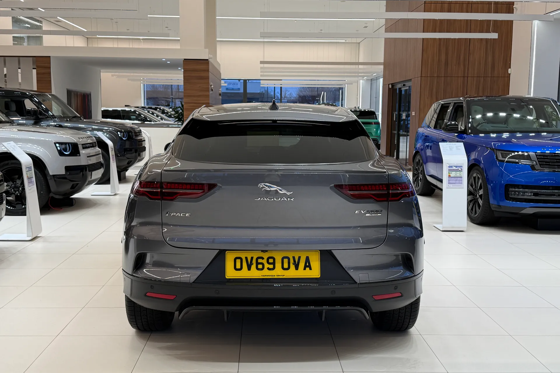 Jaguar I-PACE thumbnail image number 13