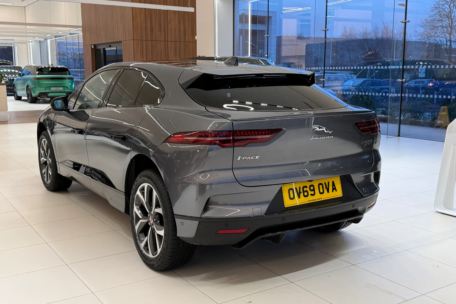 Jaguar I-PACE thumbnail image number 12