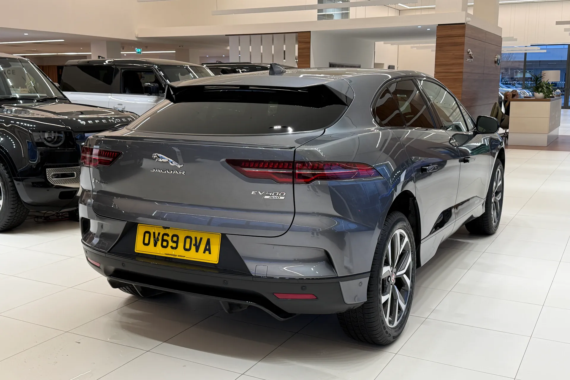 Jaguar I-PACE thumbnail image number 14