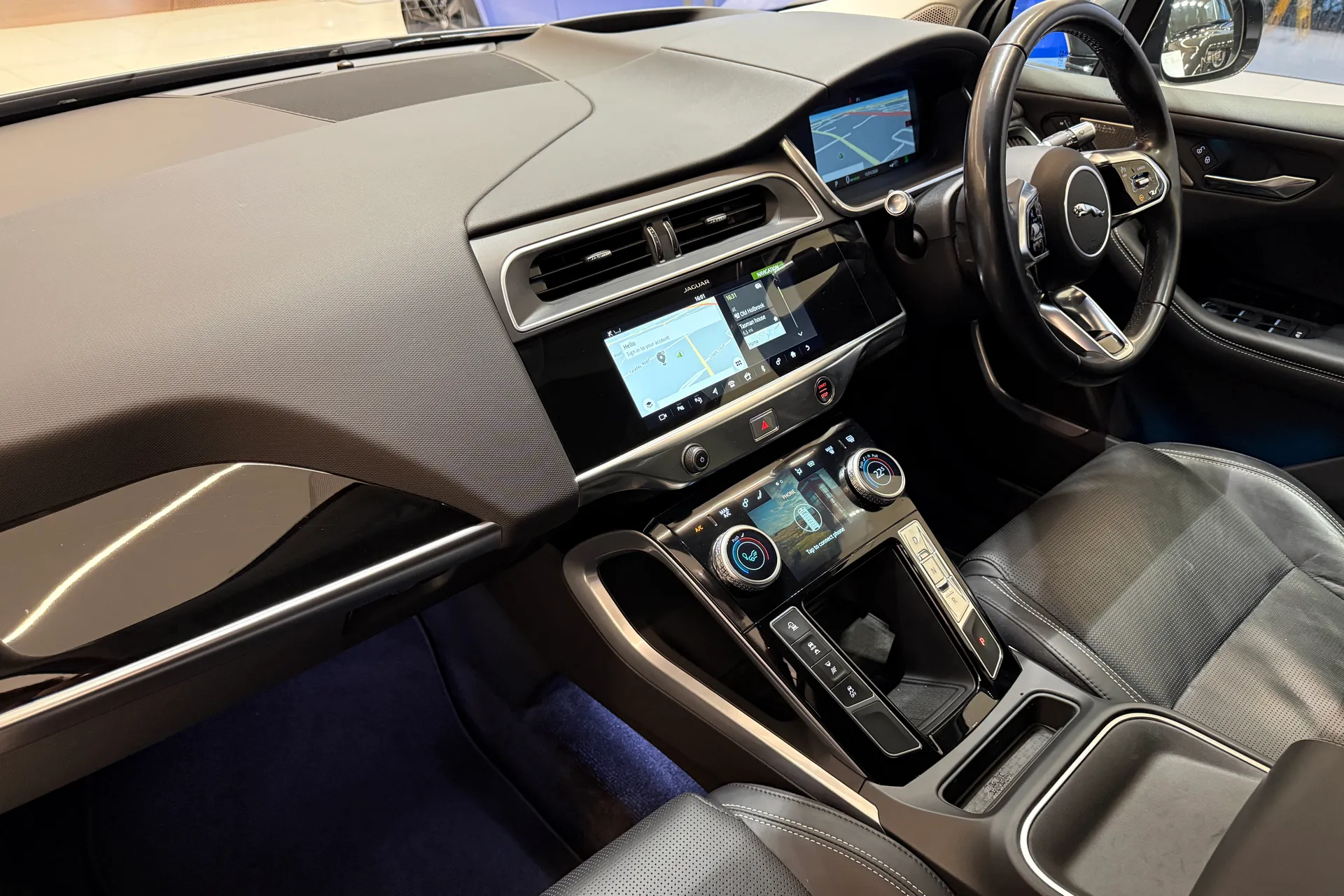 Jaguar I-PACE thumbnail image number 46