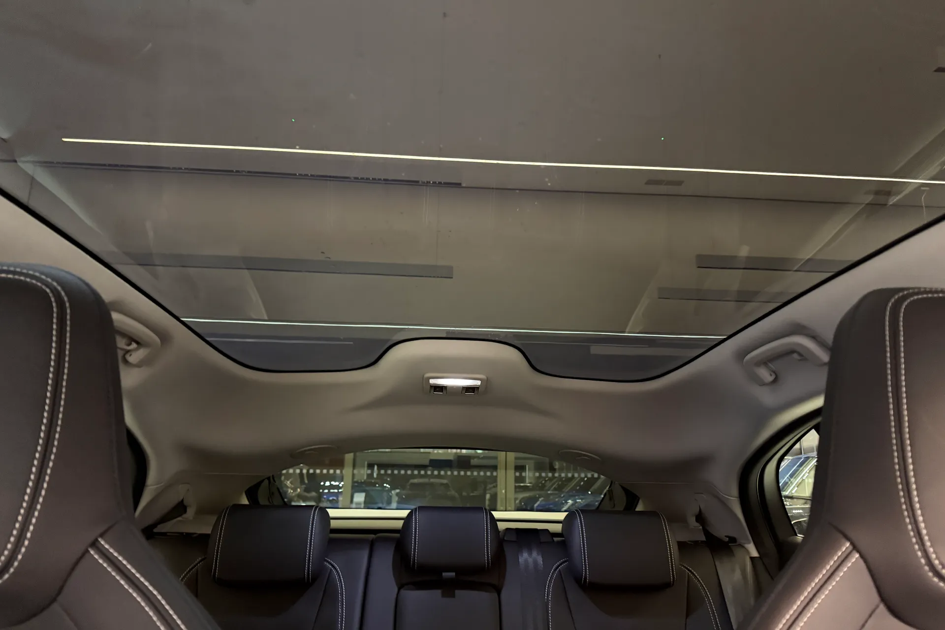 Jaguar I-PACE thumbnail image number 27