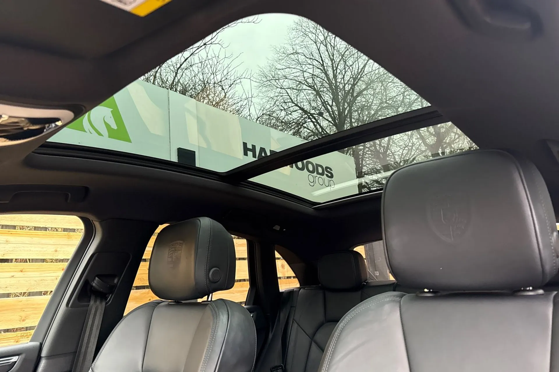 Porsche MACAN thumbnail image number 31