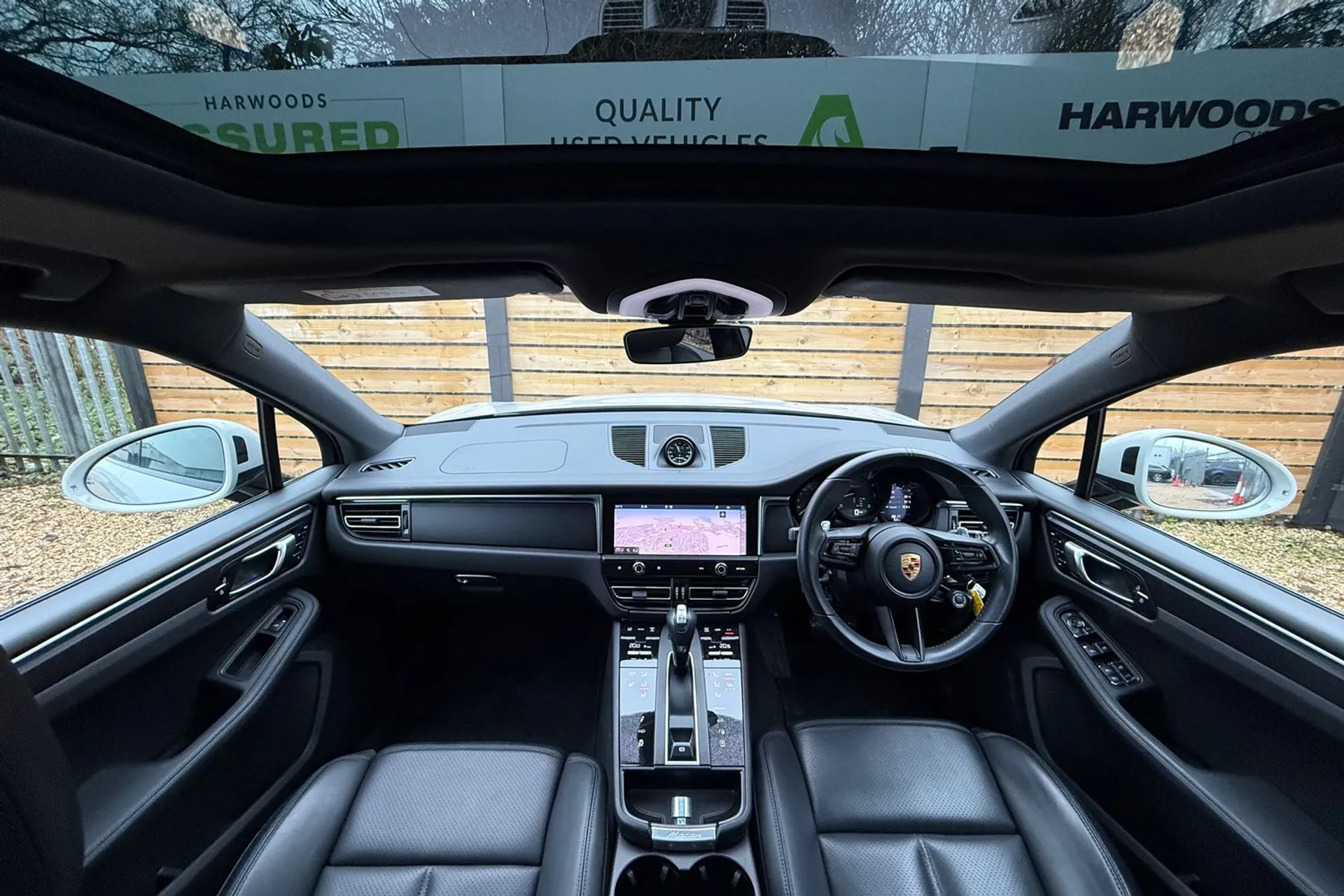 Porsche MACAN thumbnail image number 3