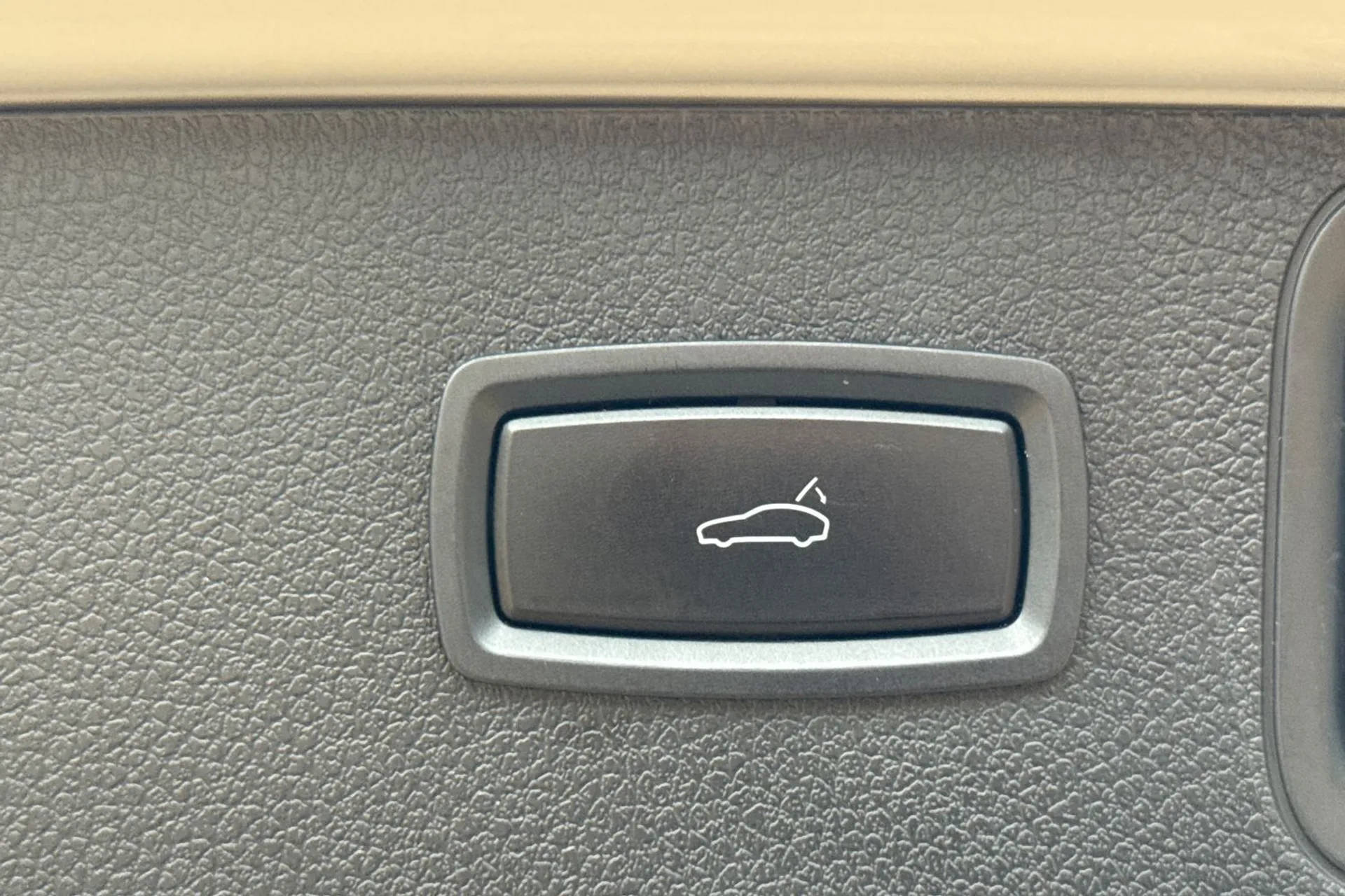 Porsche MACAN thumbnail image number 22