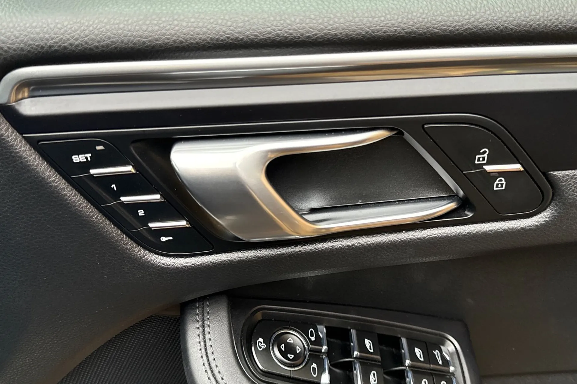 Porsche MACAN thumbnail image number 50