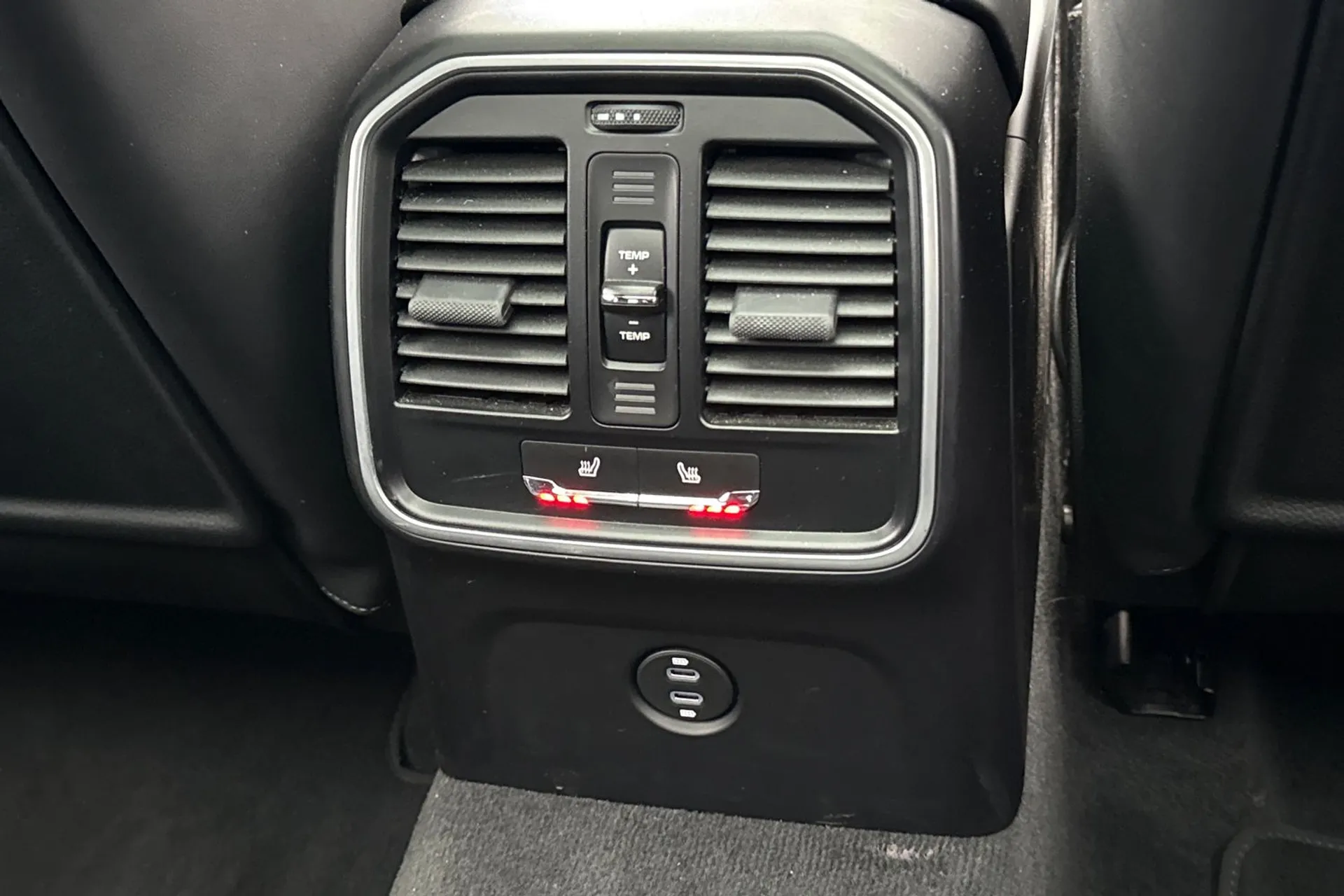 Porsche MACAN thumbnail image number 48