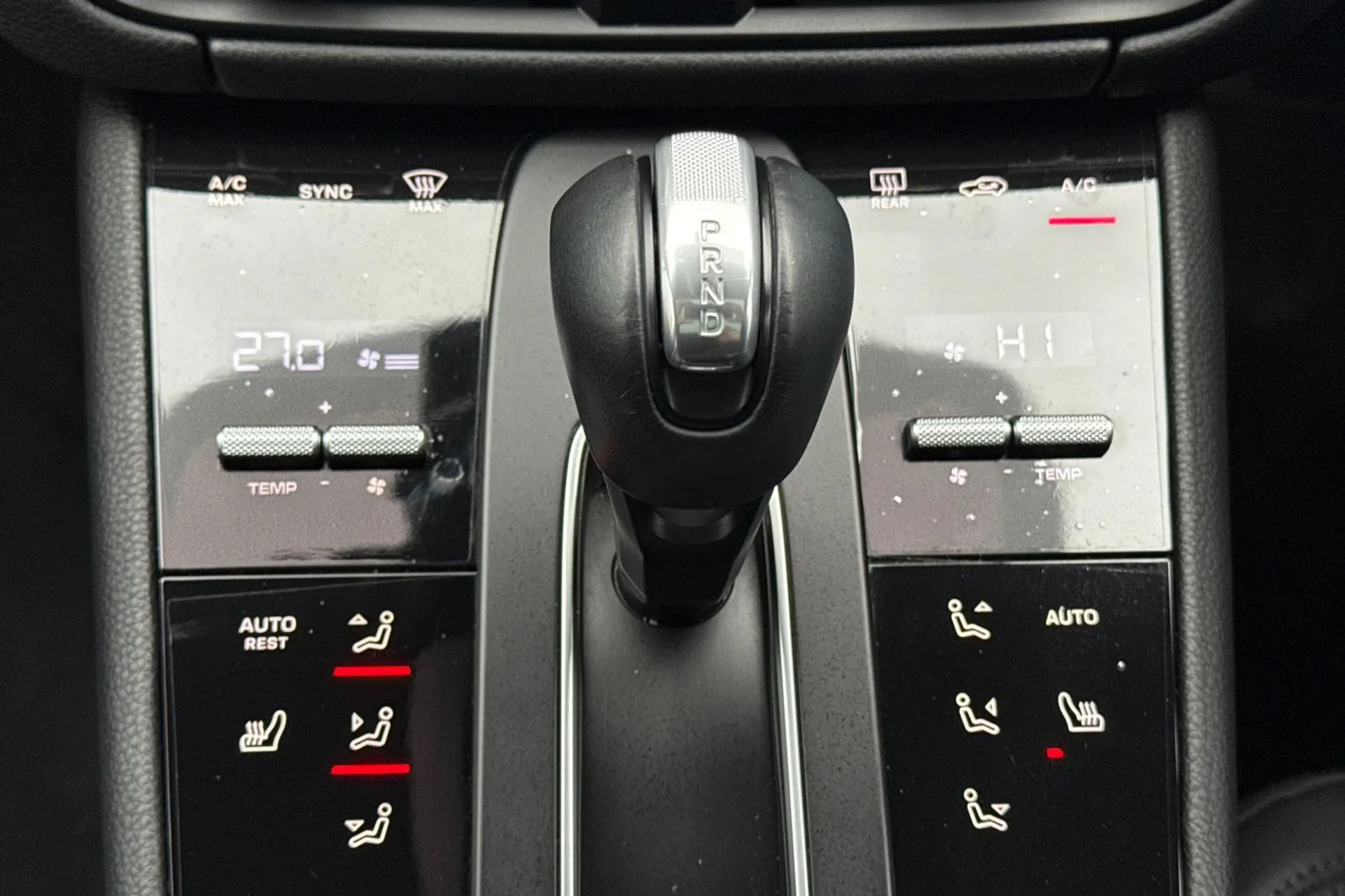 Porsche MACAN thumbnail image number 40