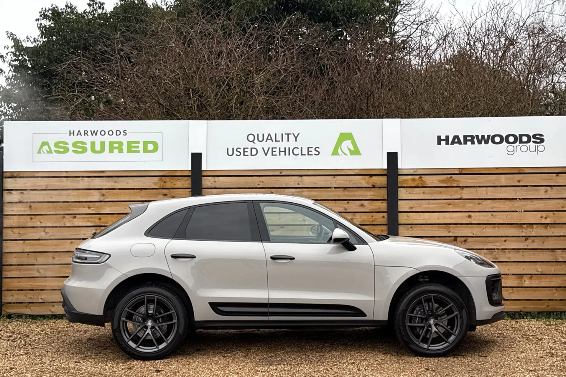 Porsche MACAN thumbnail image number 2