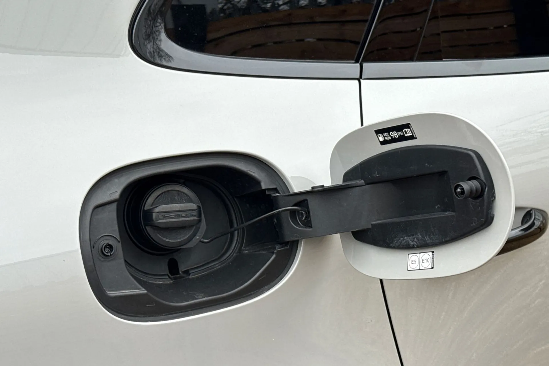 Porsche MACAN thumbnail image number 20